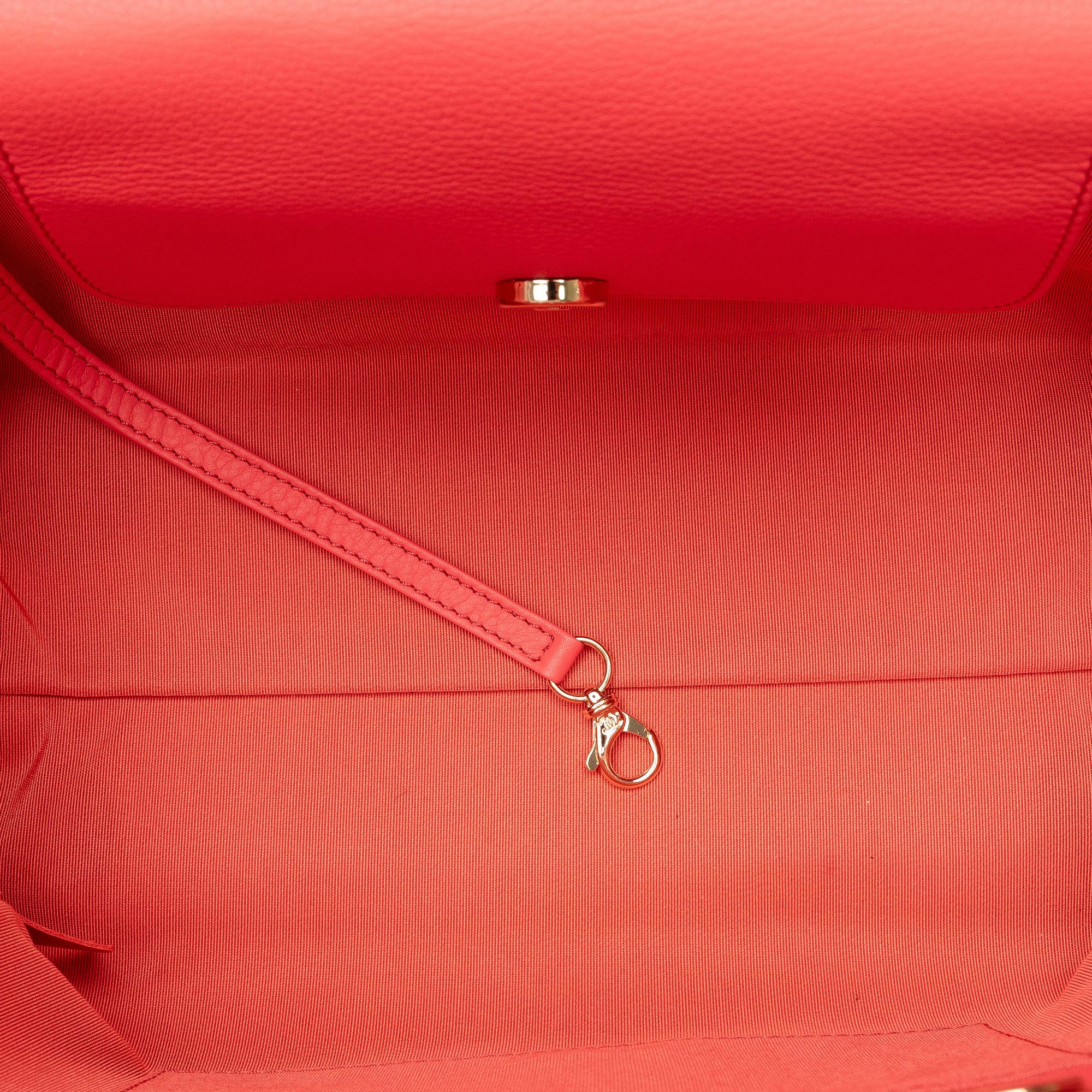 Chanel Small Bullskin Neo Soft Shopping Tote (SHG-D0niJ1)