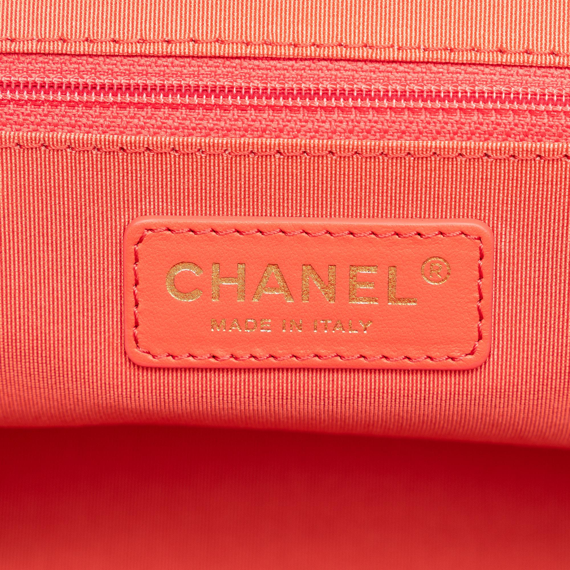 Chanel Small Bullskin Neo Soft Shopping Tote (SHG-D0niJ1)