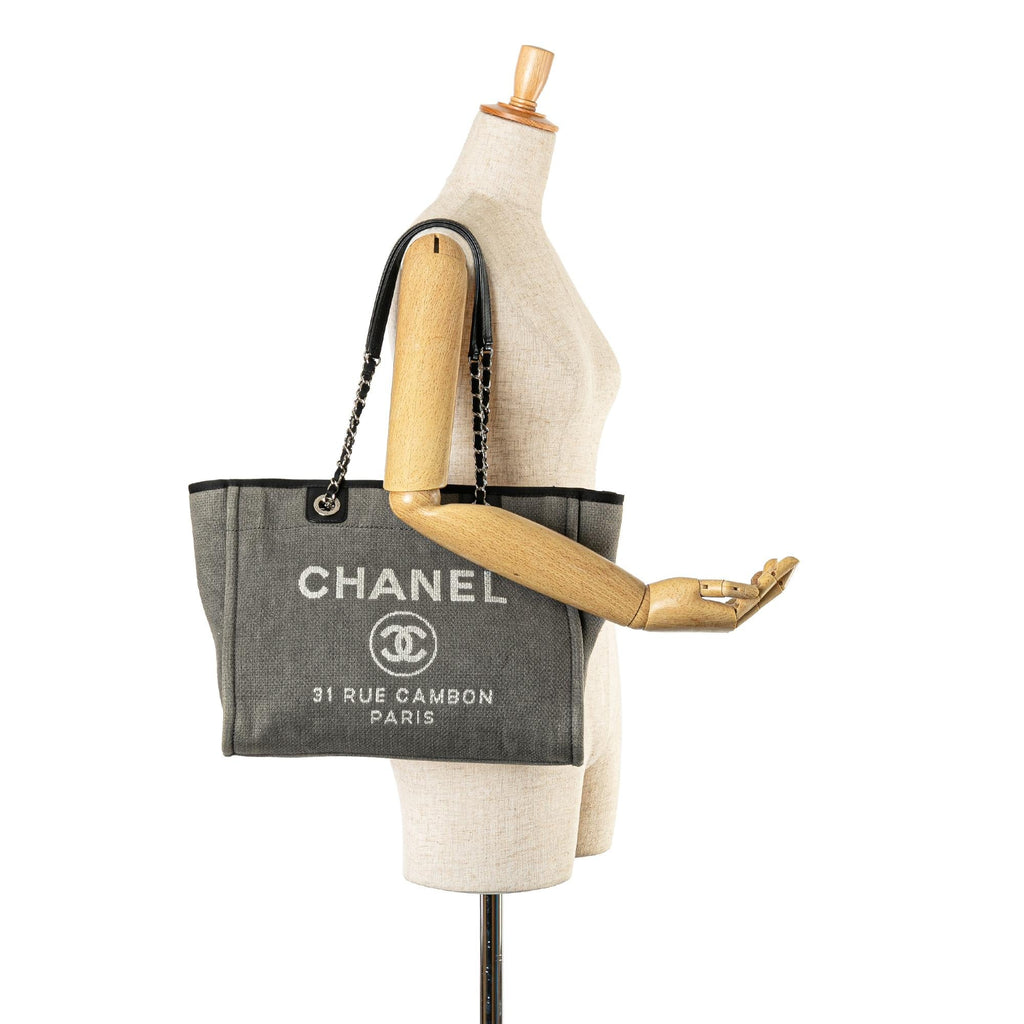 Chanel Small Canvas Deauville Tote (SHG-2Pyf4g)