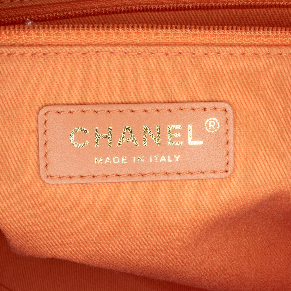 Chanel Small Canvas Deauville Tote (SHG-rezop6)