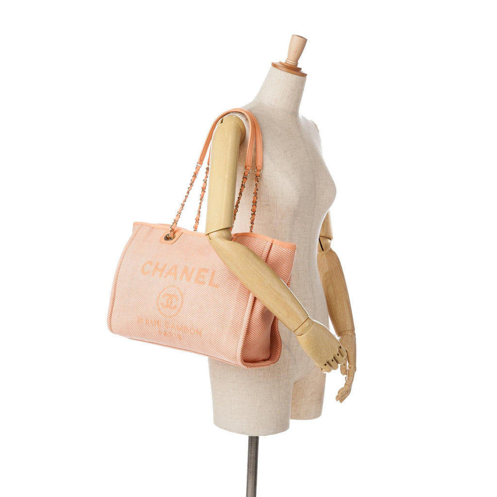 Chanel Small Canvas Deauville Tote (SHG-08huJ7)