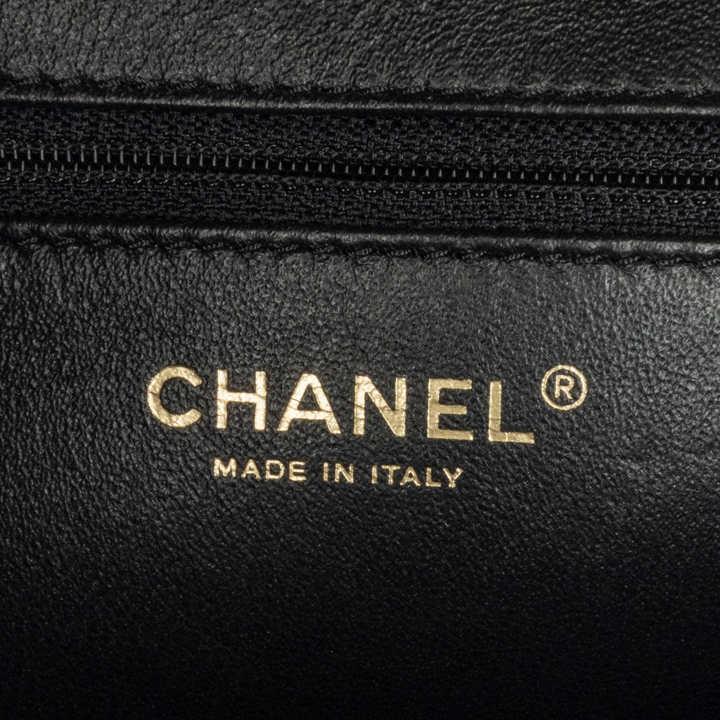 Chanel Small Caviar CC Filigree Vanity Case (SHG-fHirT4)