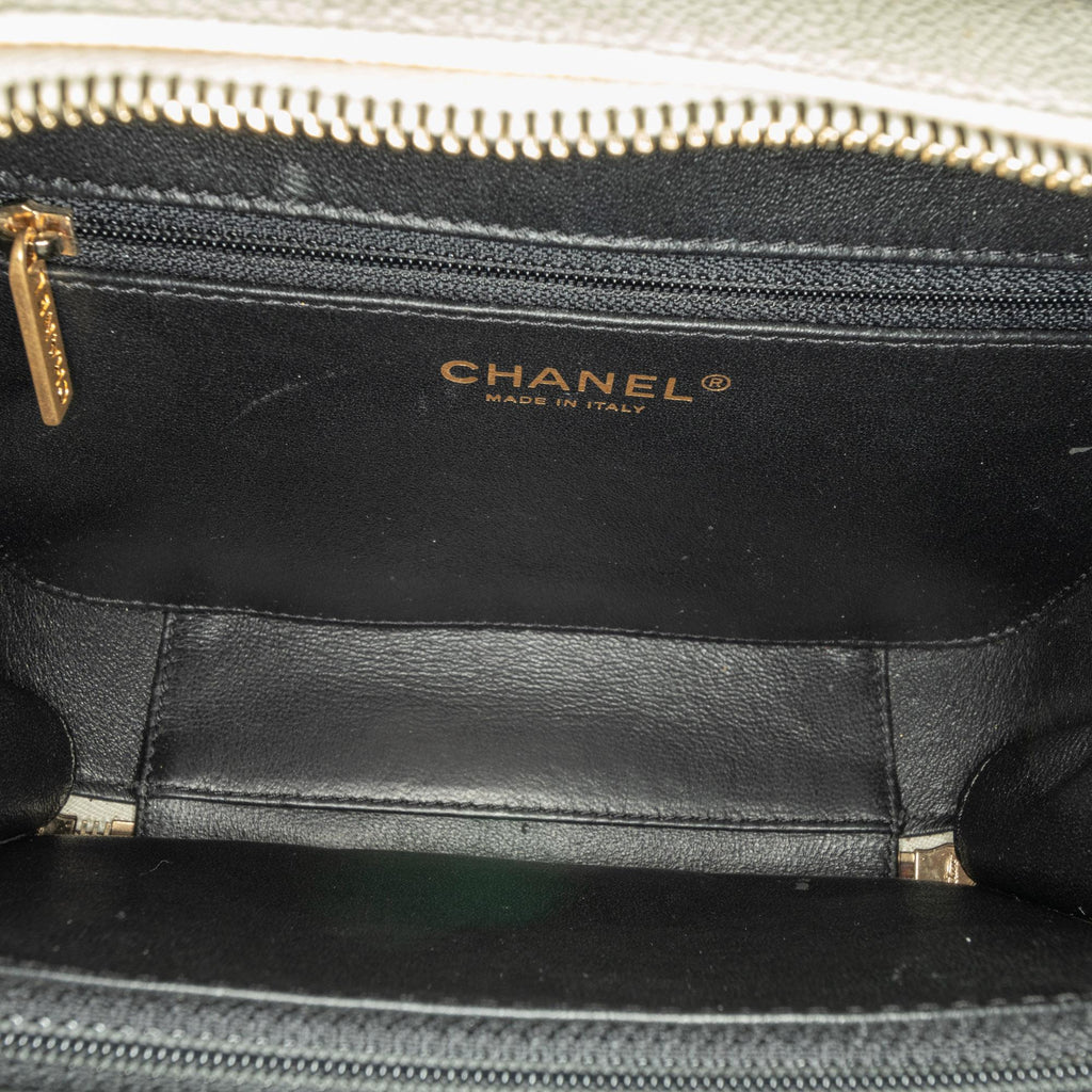 Chanel Small Caviar CC Filigree Vanity Case (SHG-Bp5TXl)