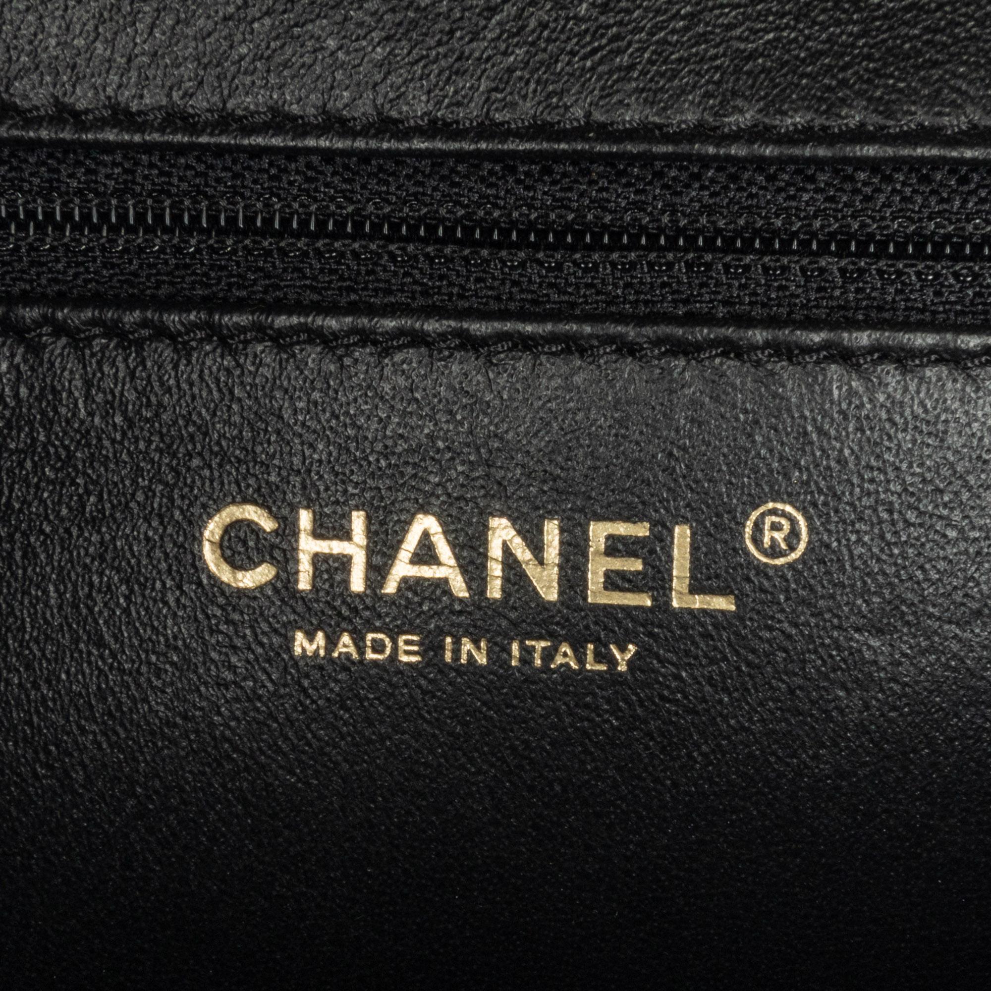 Chanel Small Caviar CC Filigree Vanity Case (SHG-Bp5TXl)