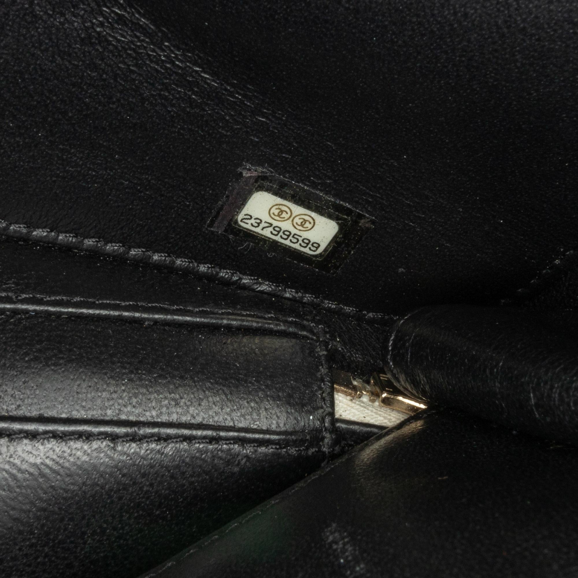 Chanel Small Caviar CC Filigree Vanity Case (SHG-Bp5TXl)
