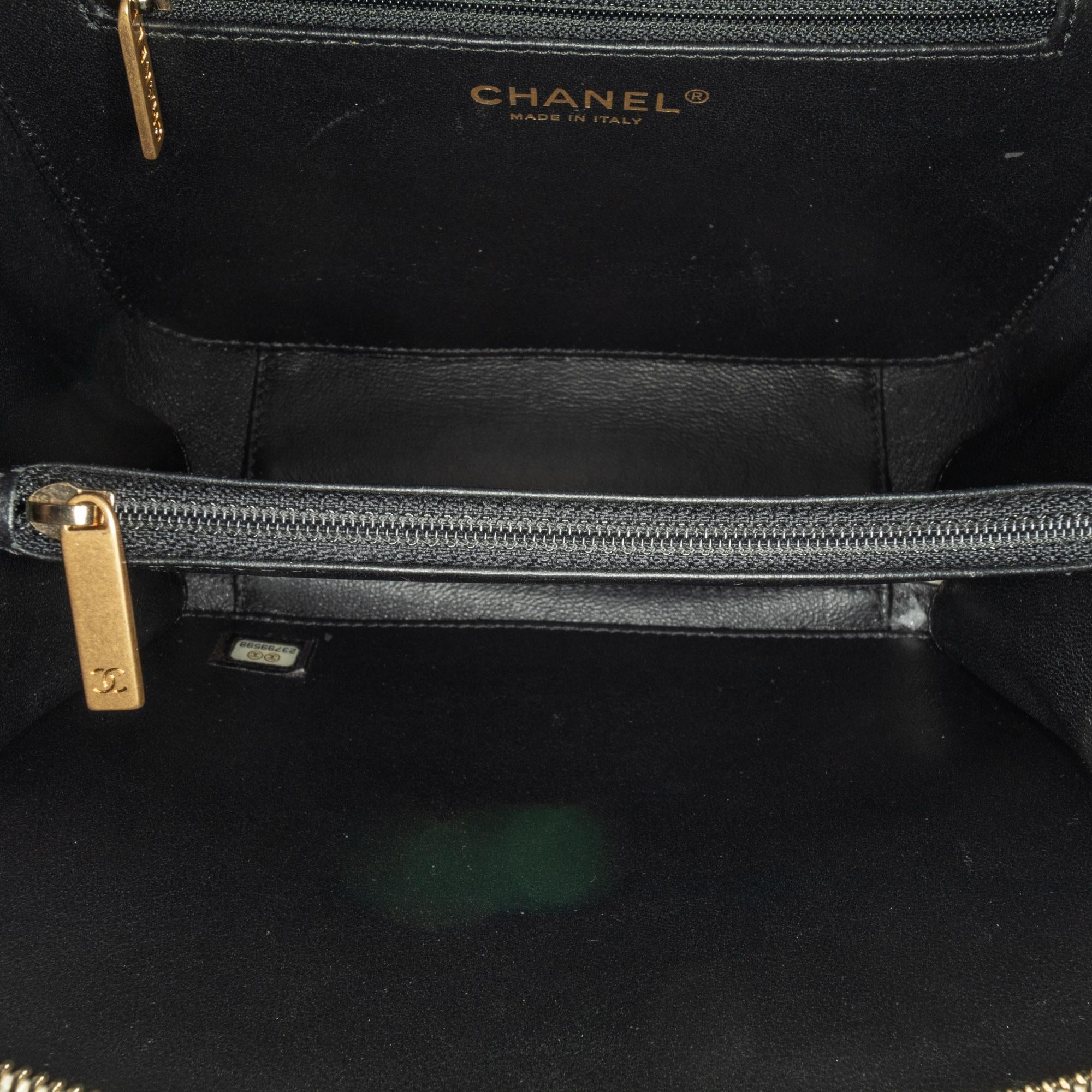 Chanel Small Caviar CC Filigree Vanity Case (SHG-Bp5TXl)