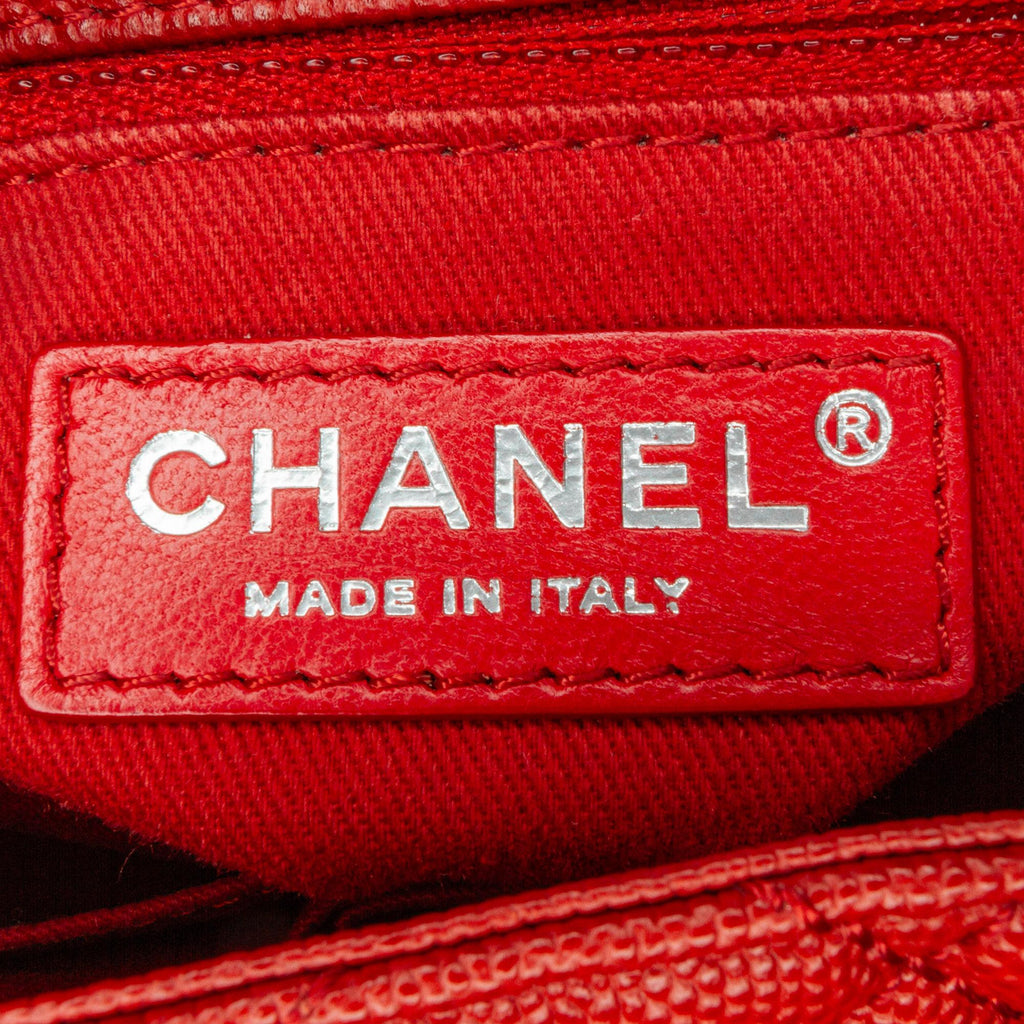 Chanel Small Caviar Coco Top Handle Bag (SHG-f1R70w)