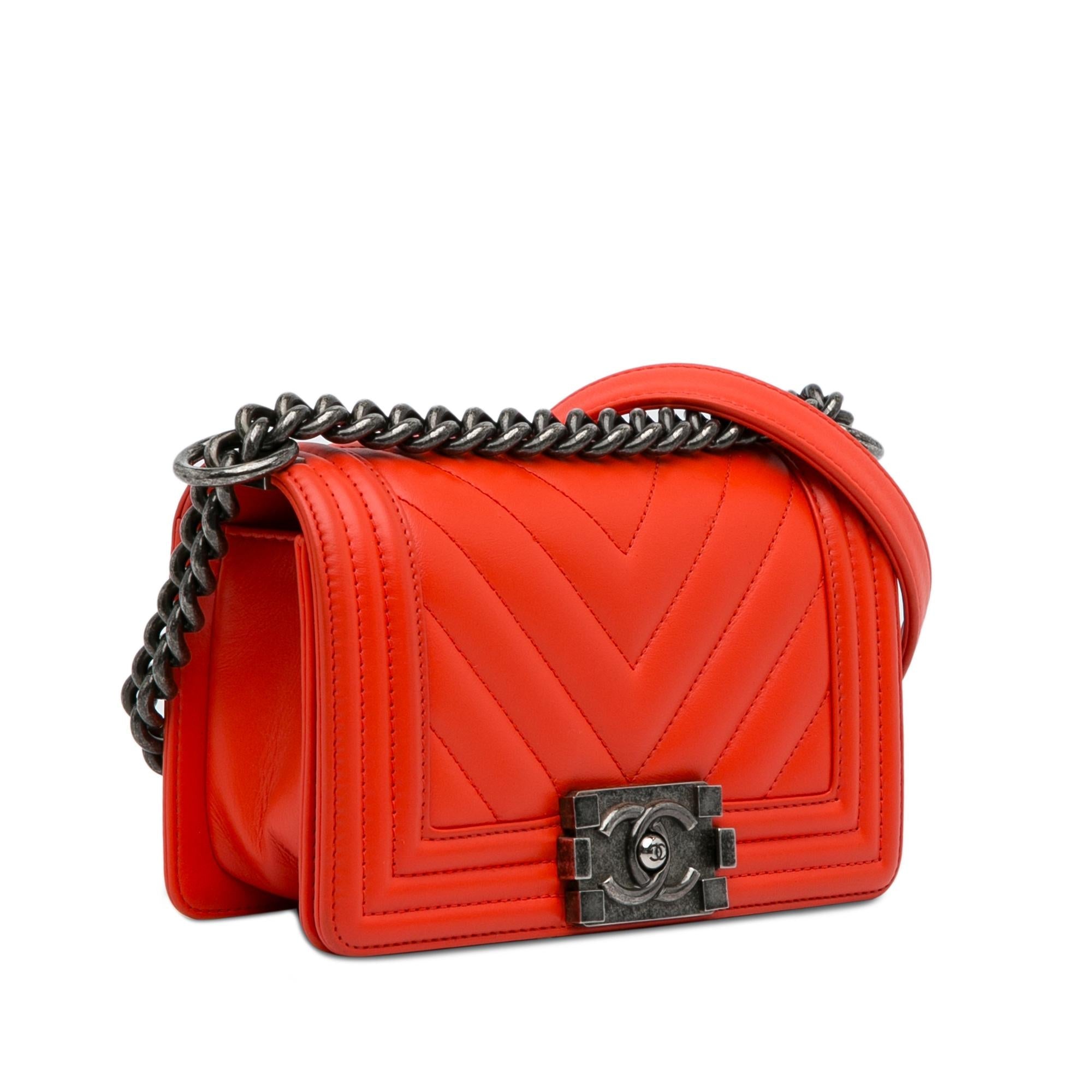 Chanel Small Chevron Boy Flap Bag (SHG-i5iuzh)