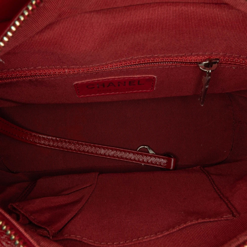Chanel Small Chevron Lambskin Gabrielle Crossbody (SHG-oc1k9q)