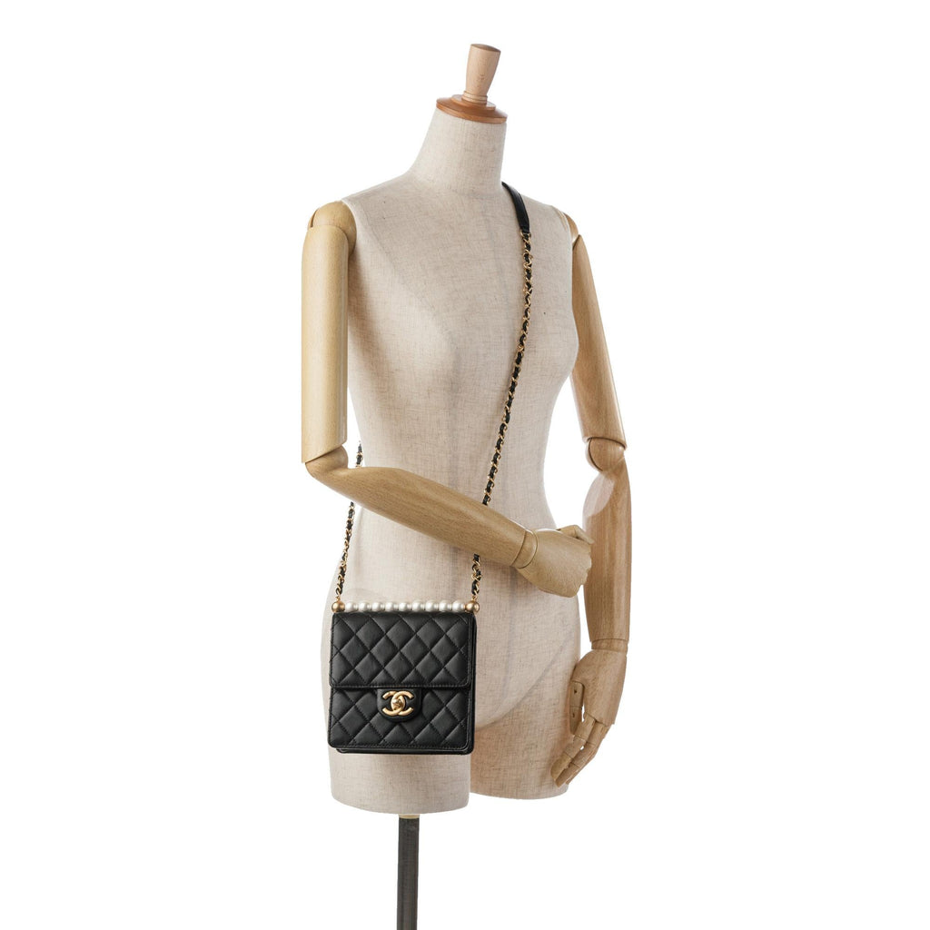 Chanel Small Chic Pearls Flap (SHG-IWZwMr)