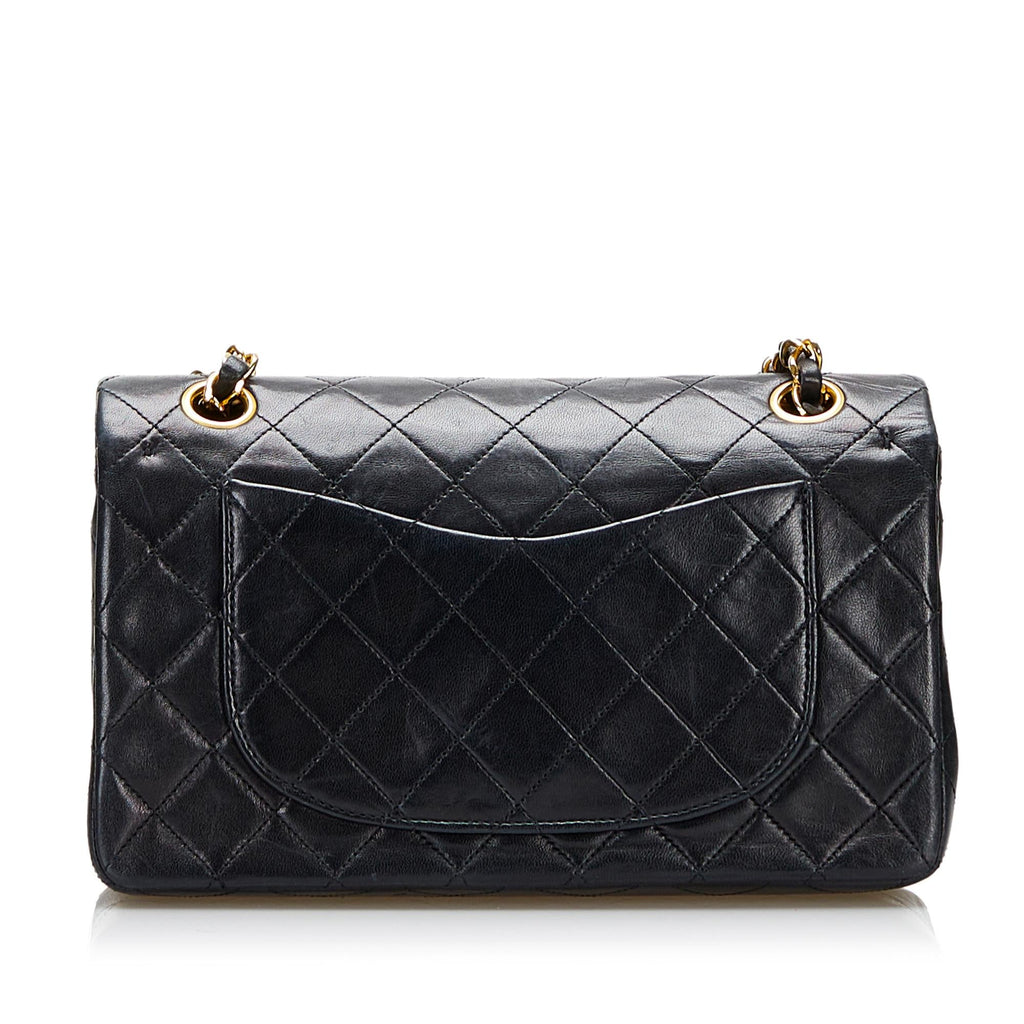 Chanel Small Classic Lambskin Double Flap Bag (SHG-JyubY0)