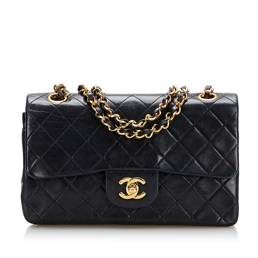 Chanel Small Classic Lambskin Double Flap Bag (SHG-JyubY0)