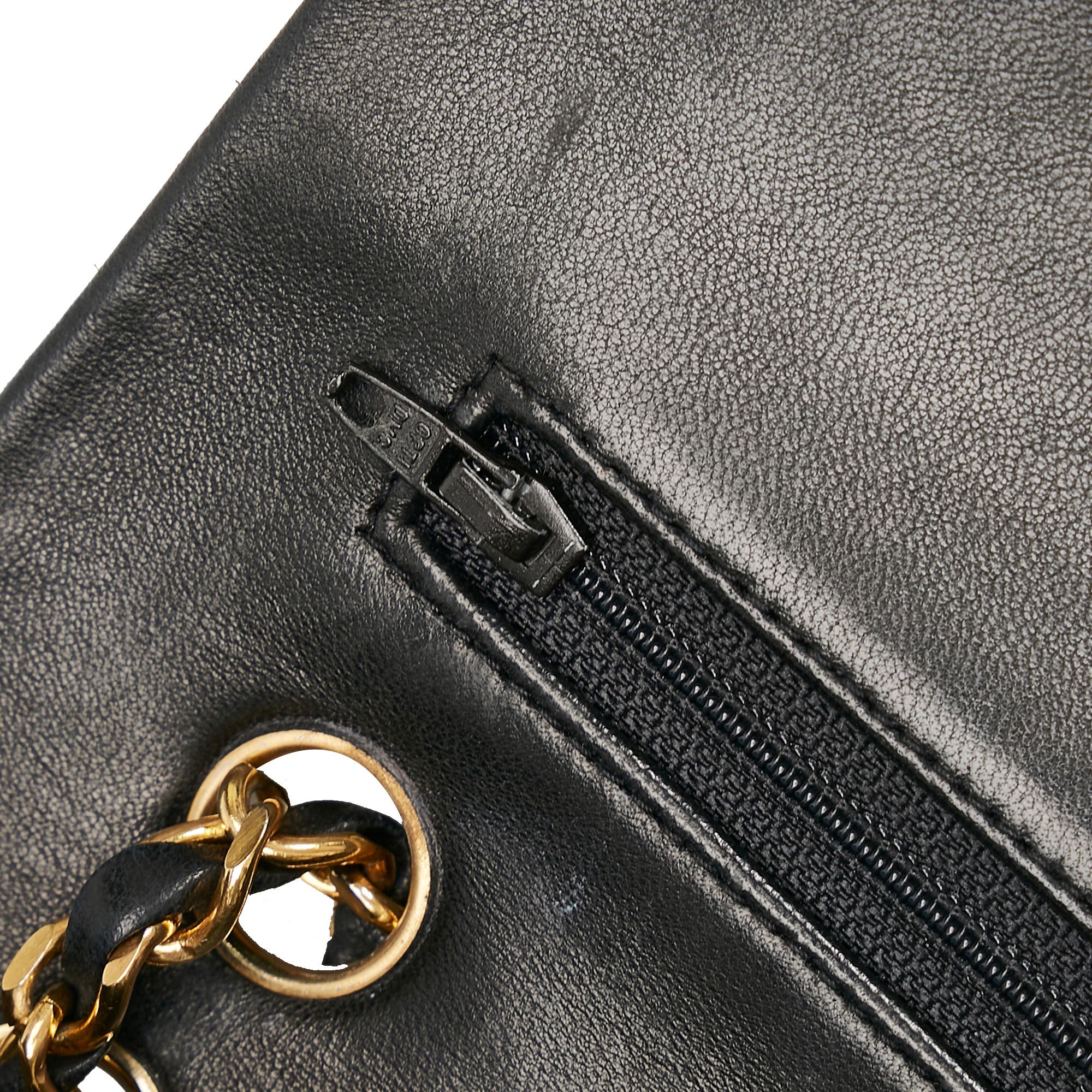 Chanel Small Classic Lambskin Double Flap (SHG-nC59xZ)