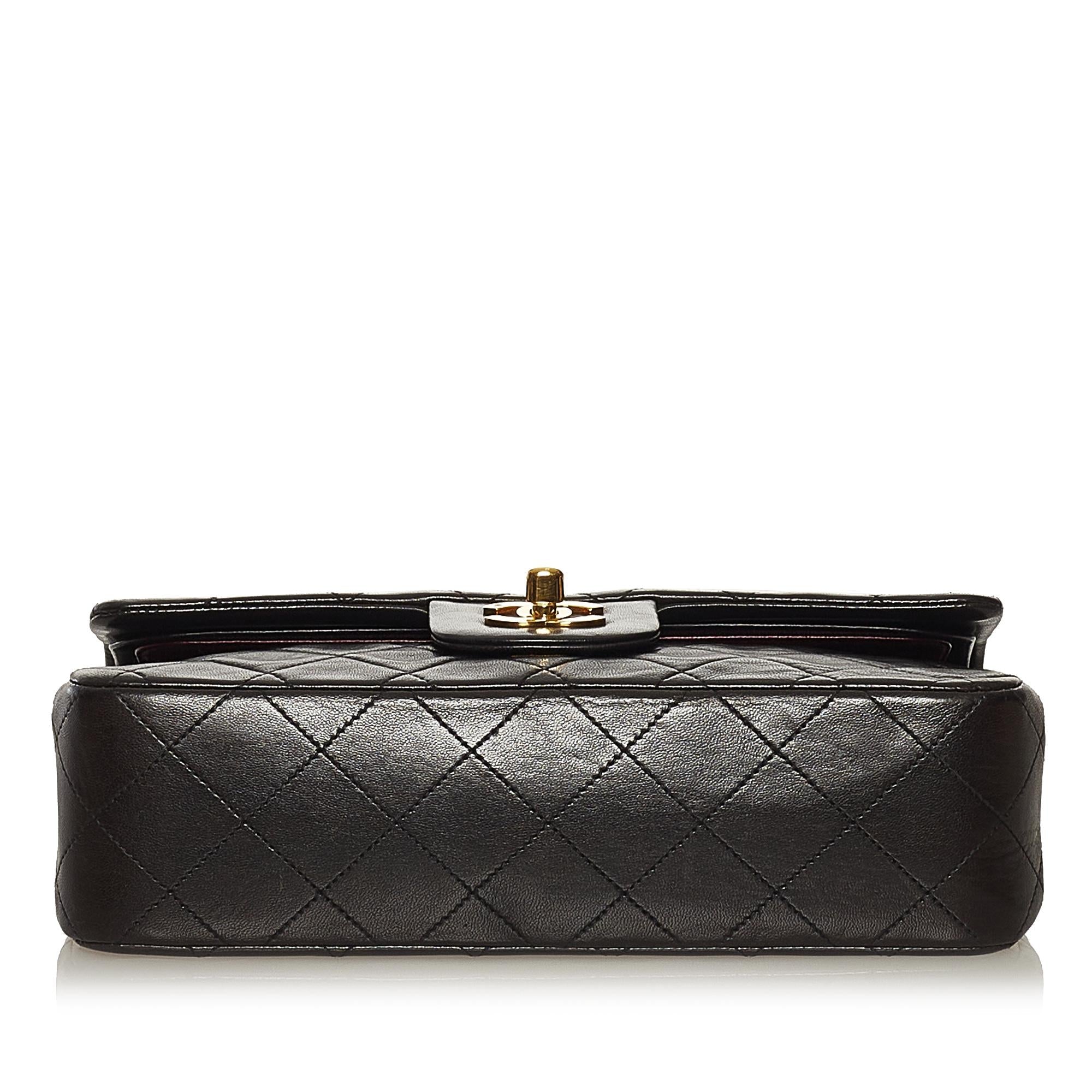 Chanel Small Classic Lambskin Double Flap (SHG-nL1eWl)