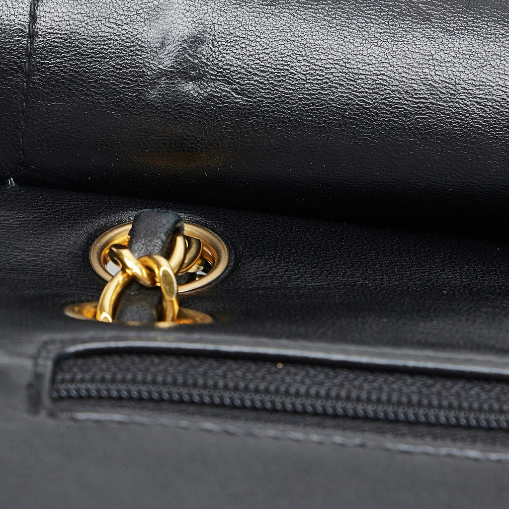 Chanel Small Classic Lambskin Double Flap (SHG-RbbS9f)