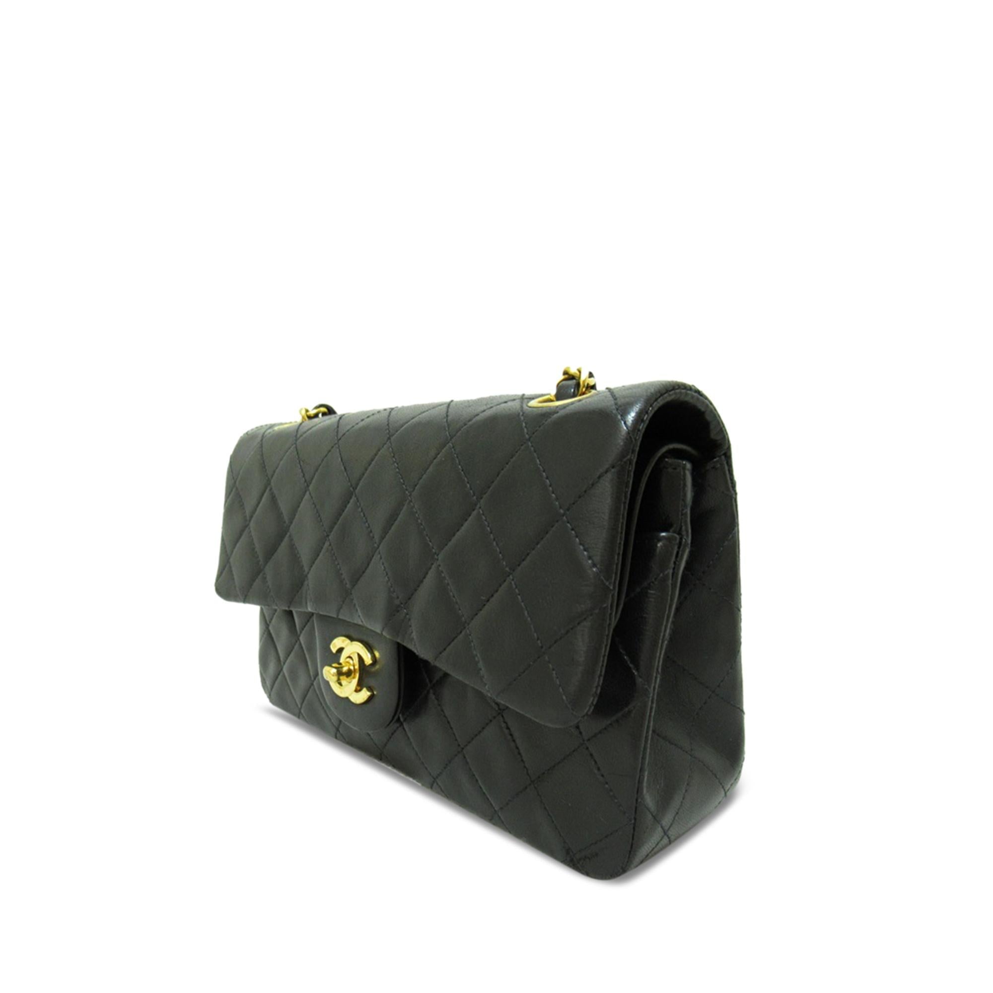 Chanel Small Classic Lambskin Double Flap (SHG-mjPAeK)