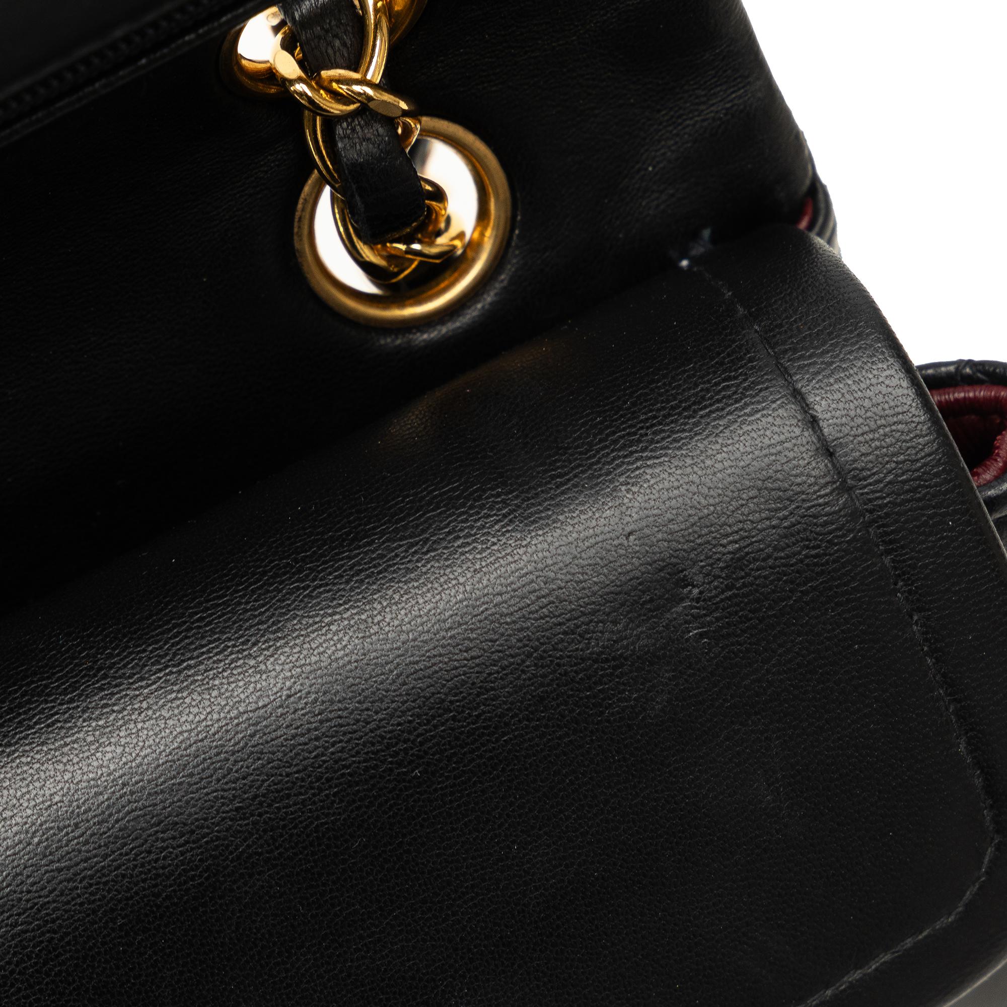 Chanel Small Classic Lambskin Double Flap (SHG-asIK7n)