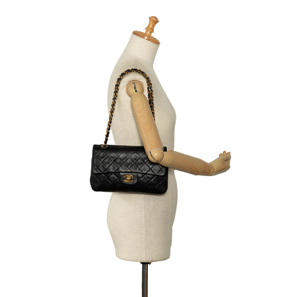 Chanel Small Classic Lambskin Double Flap (SHG-asIK7n)