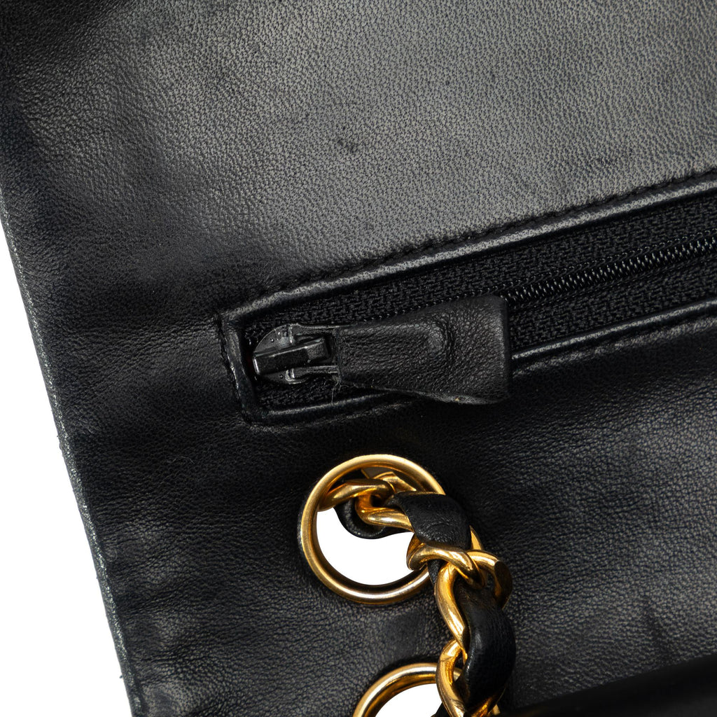 Chanel Small Classic Lambskin Double Flap (SHG-RTXYTz)