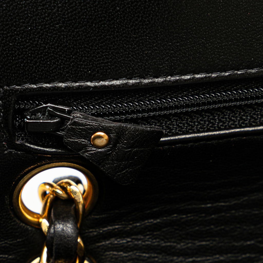 Chanel Small Classic Lambskin Double Flap (SHG-0Uyy0k)