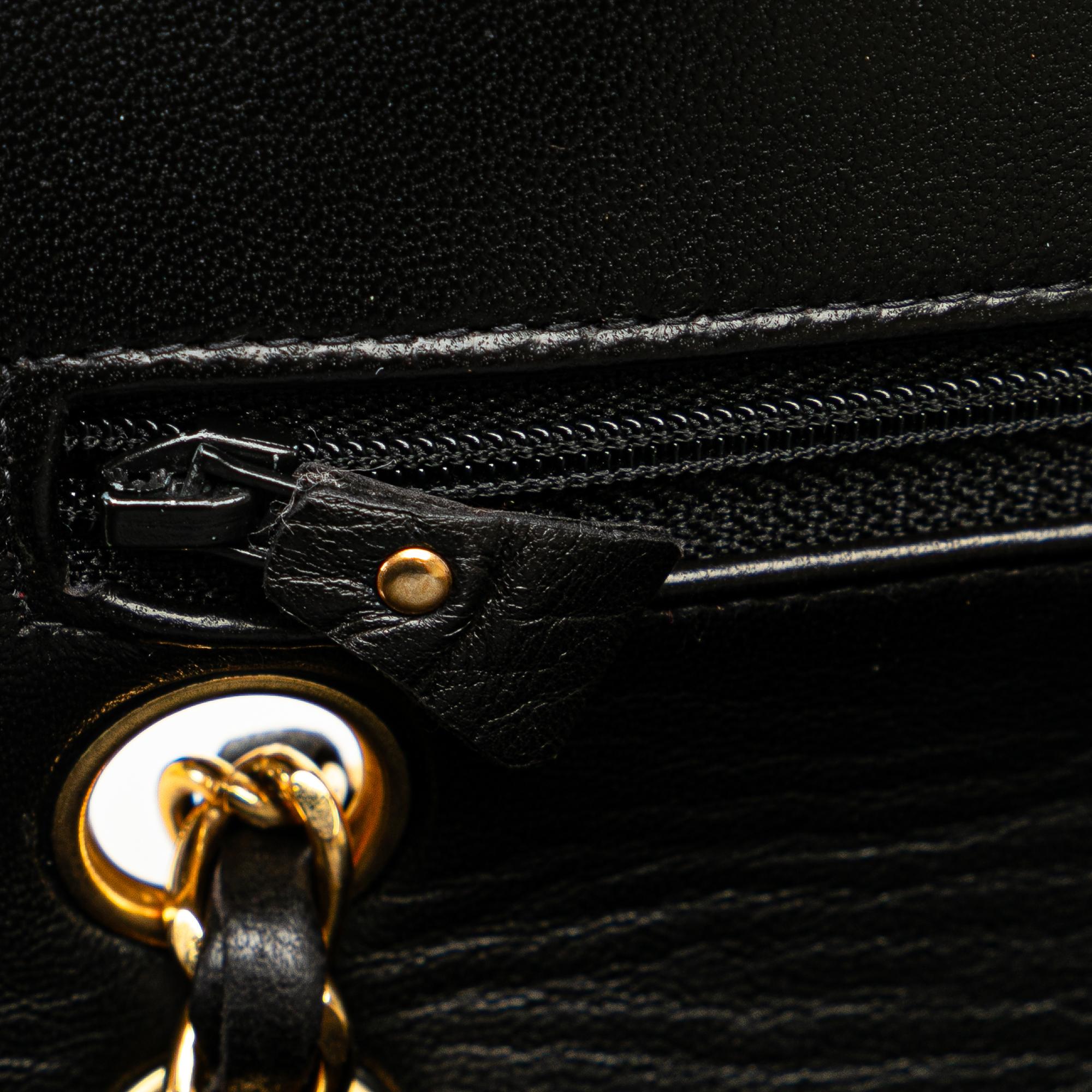 Chanel Small Classic Lambskin Double Flap (SHG-0Uyy0k)