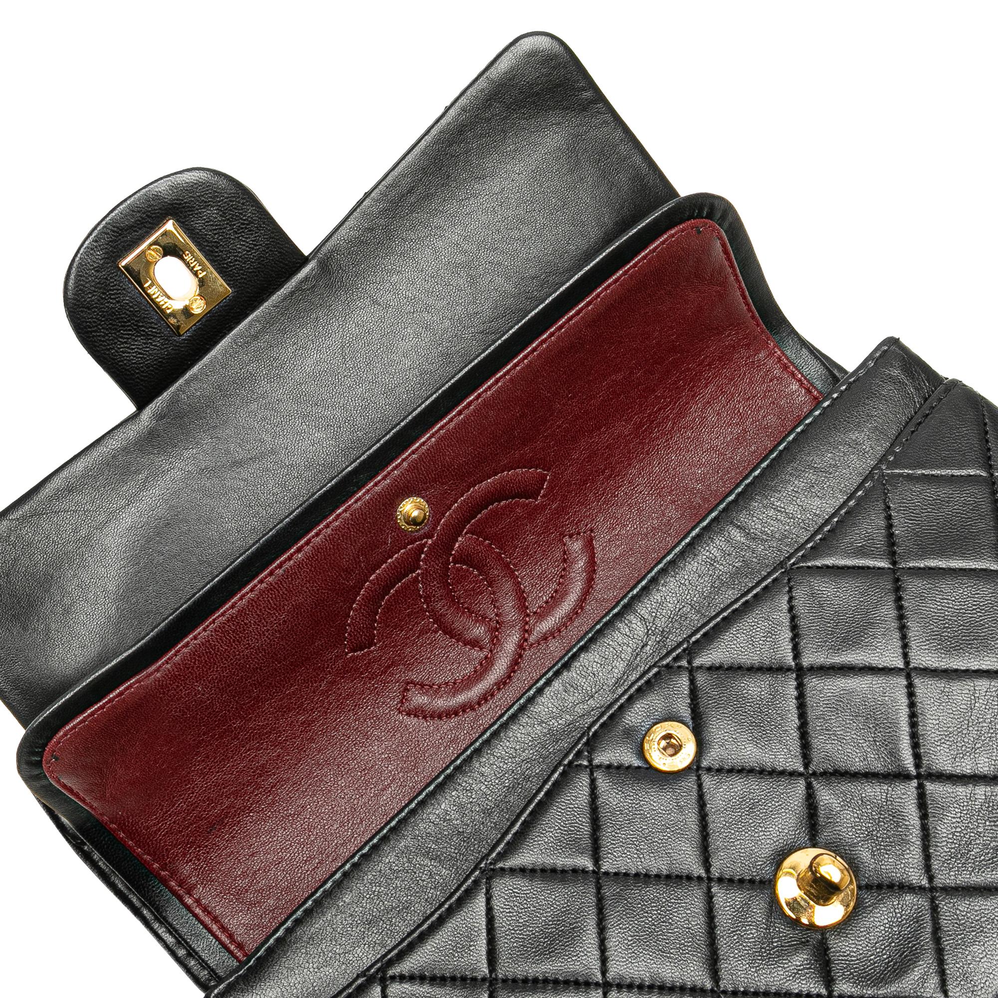 Chanel Small Classic Lambskin Double Flap (SHG-uhzzcD)