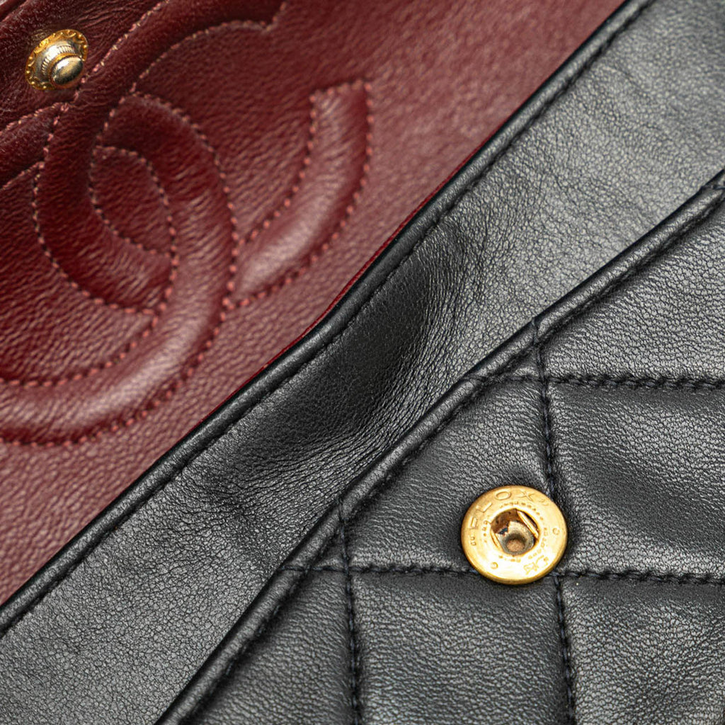 Chanel Small Classic Lambskin Double Flap (SHG-FdUf9U)