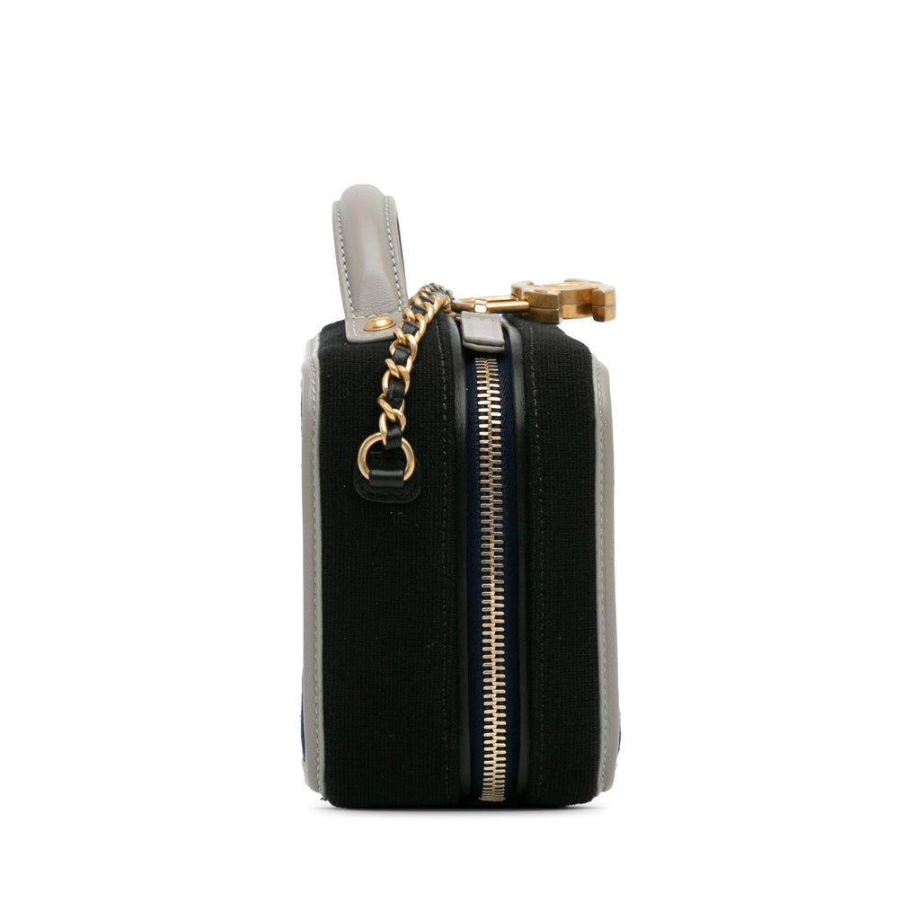 Chanel Small Jersey CC Filigree Vanity Case (SHG-BKQMVd)