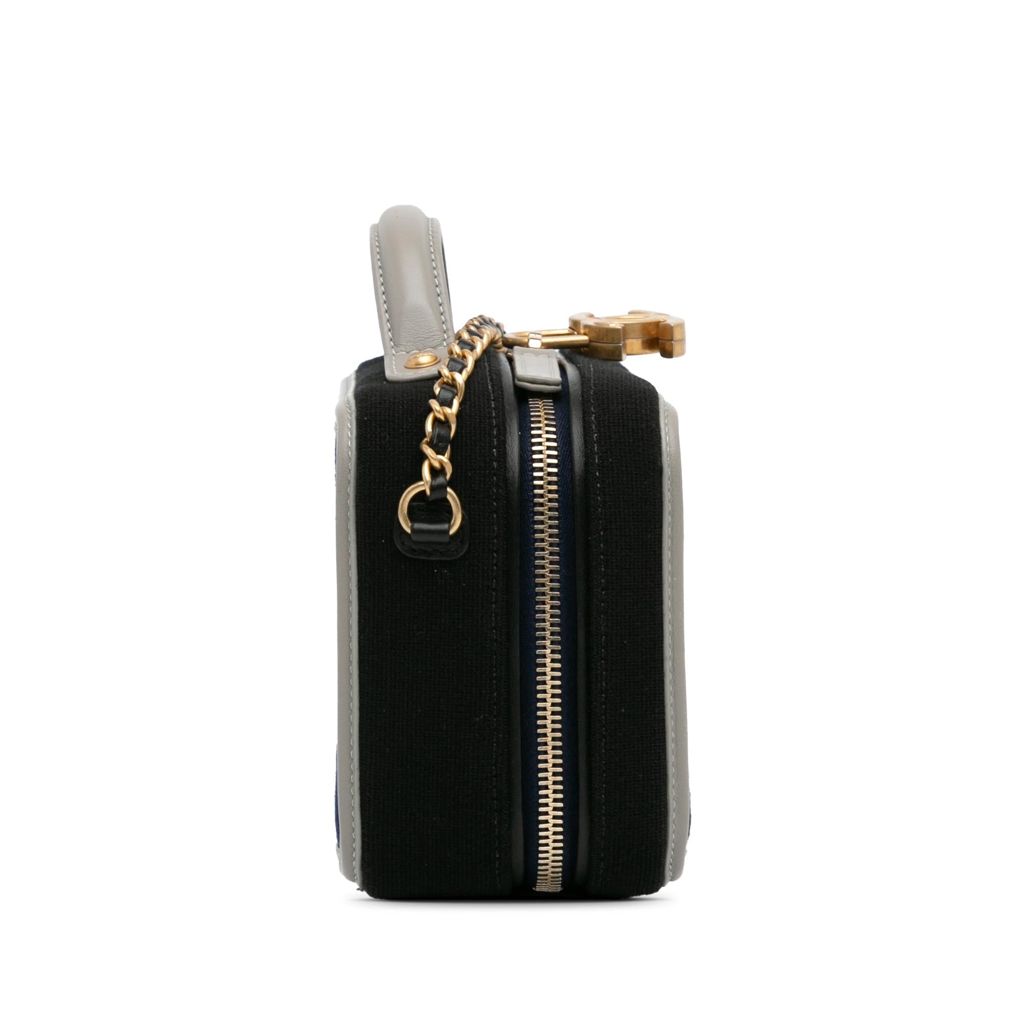 Chanel Small Jersey CC Filigree Vanity Case (SHG-BKQMVd)