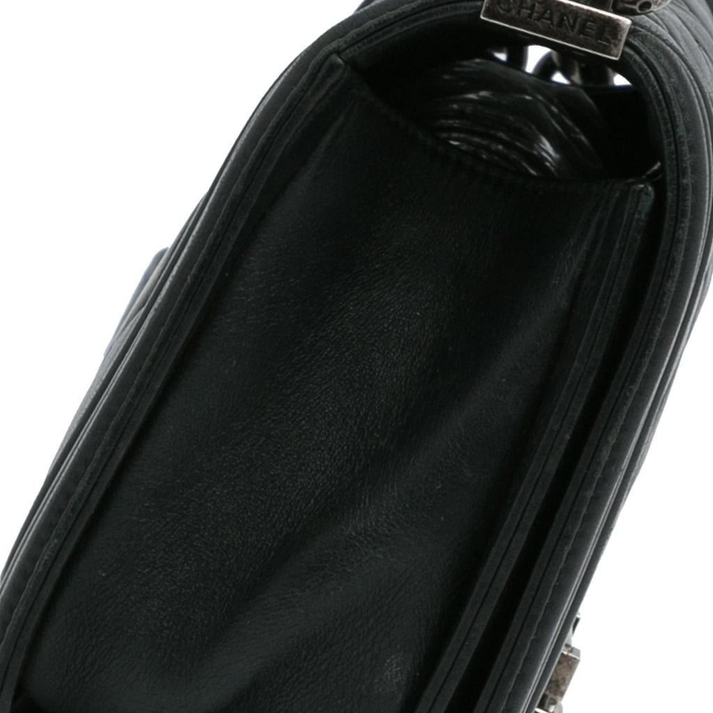 Chanel Small Lambskin Boy Flap (SHG-kO989R)