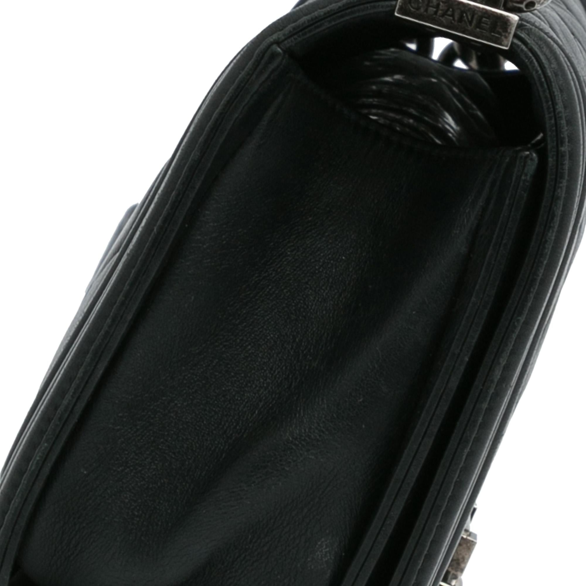 Chanel Small Lambskin Boy Flap (SHG-kO989R)