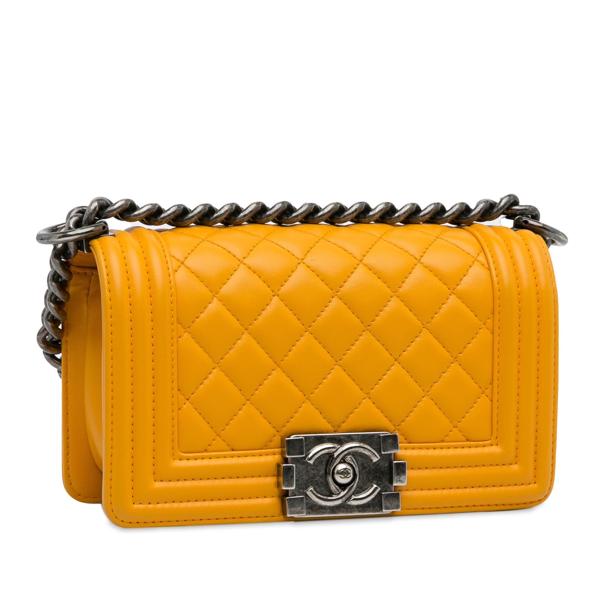 Chanel Small Lambskin Boy Flap (SHG-TzClIp)