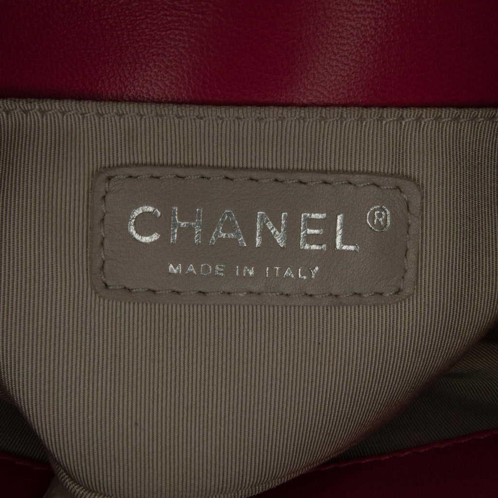 Chanel Small Lambskin Boy Flap (SHG-q4gnrk)