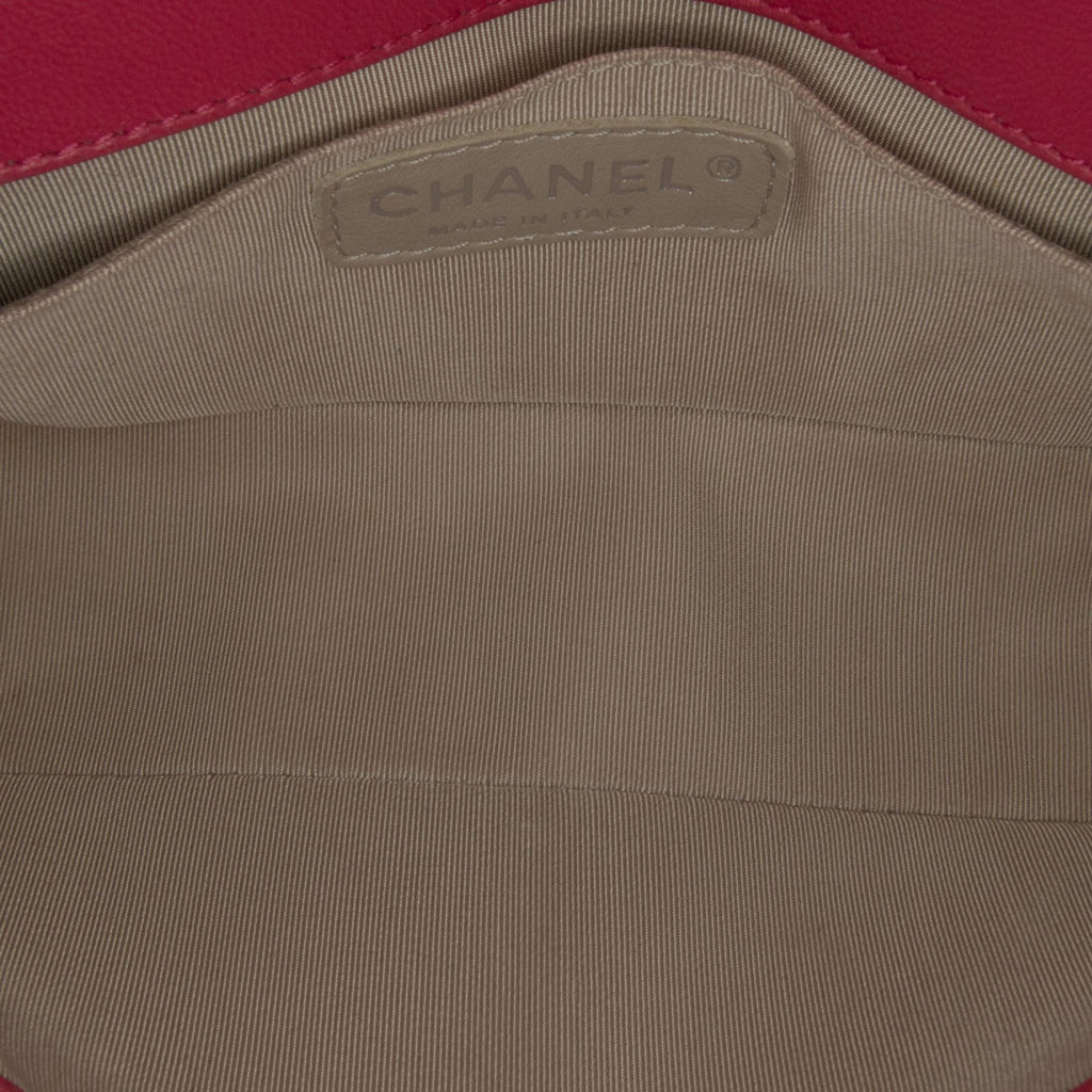 Chanel Small Lambskin Boy Flap (SHG-q4gnrk)
