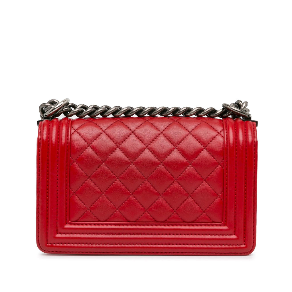 Chanel Small Lambskin Boy Flap (SHG-S5WFuh)