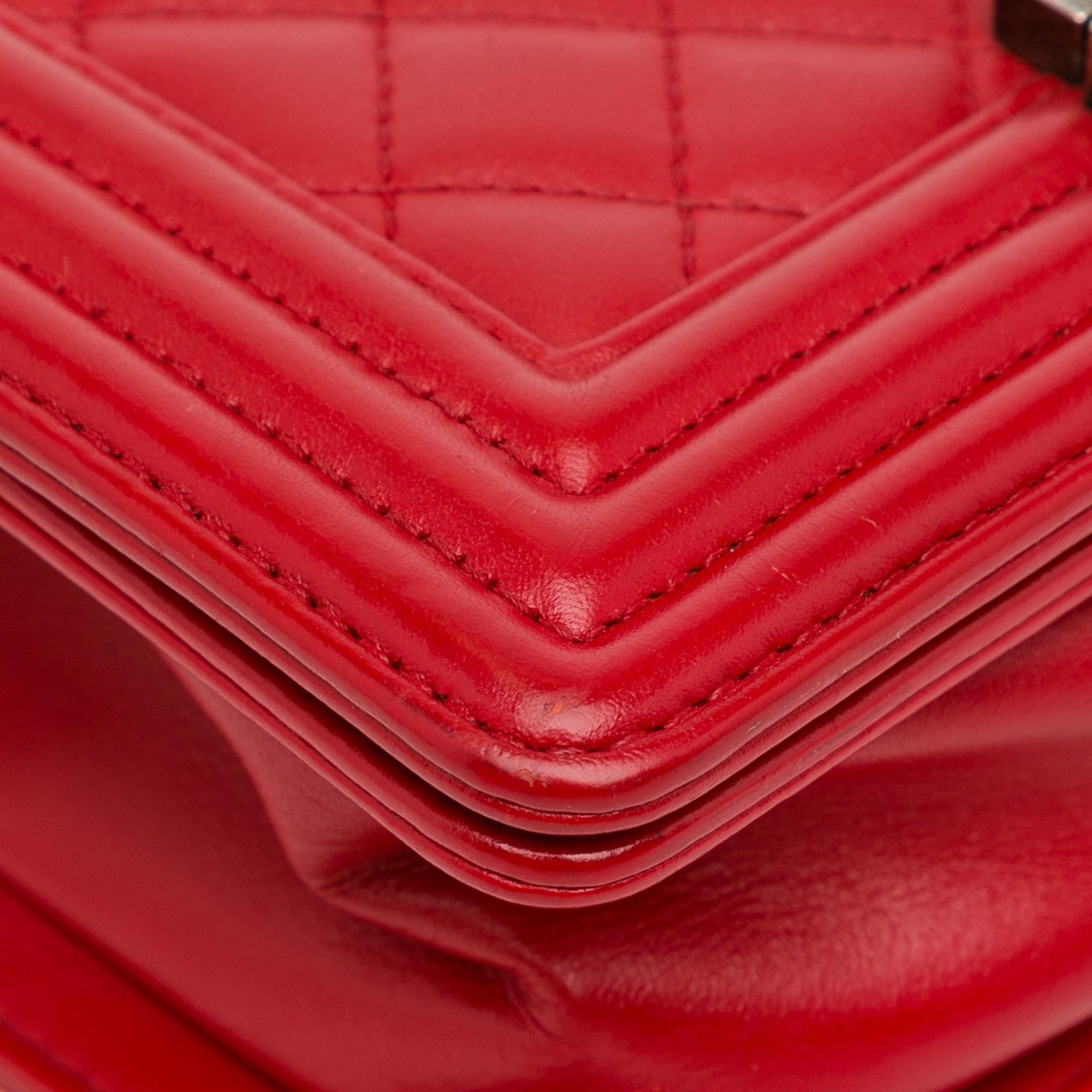 Chanel Small Lambskin Boy Flap (SHG-S5WFuh)