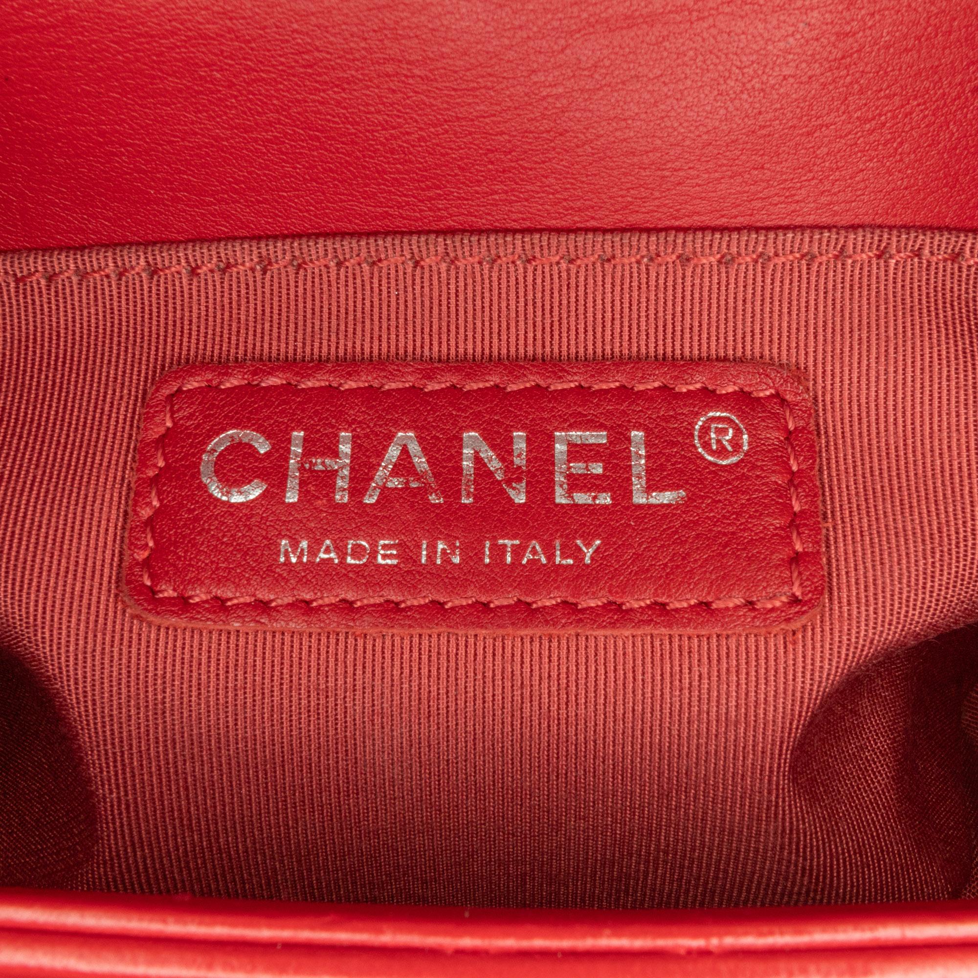 Chanel Small Lambskin Boy Flap (SHG-S5WFuh)