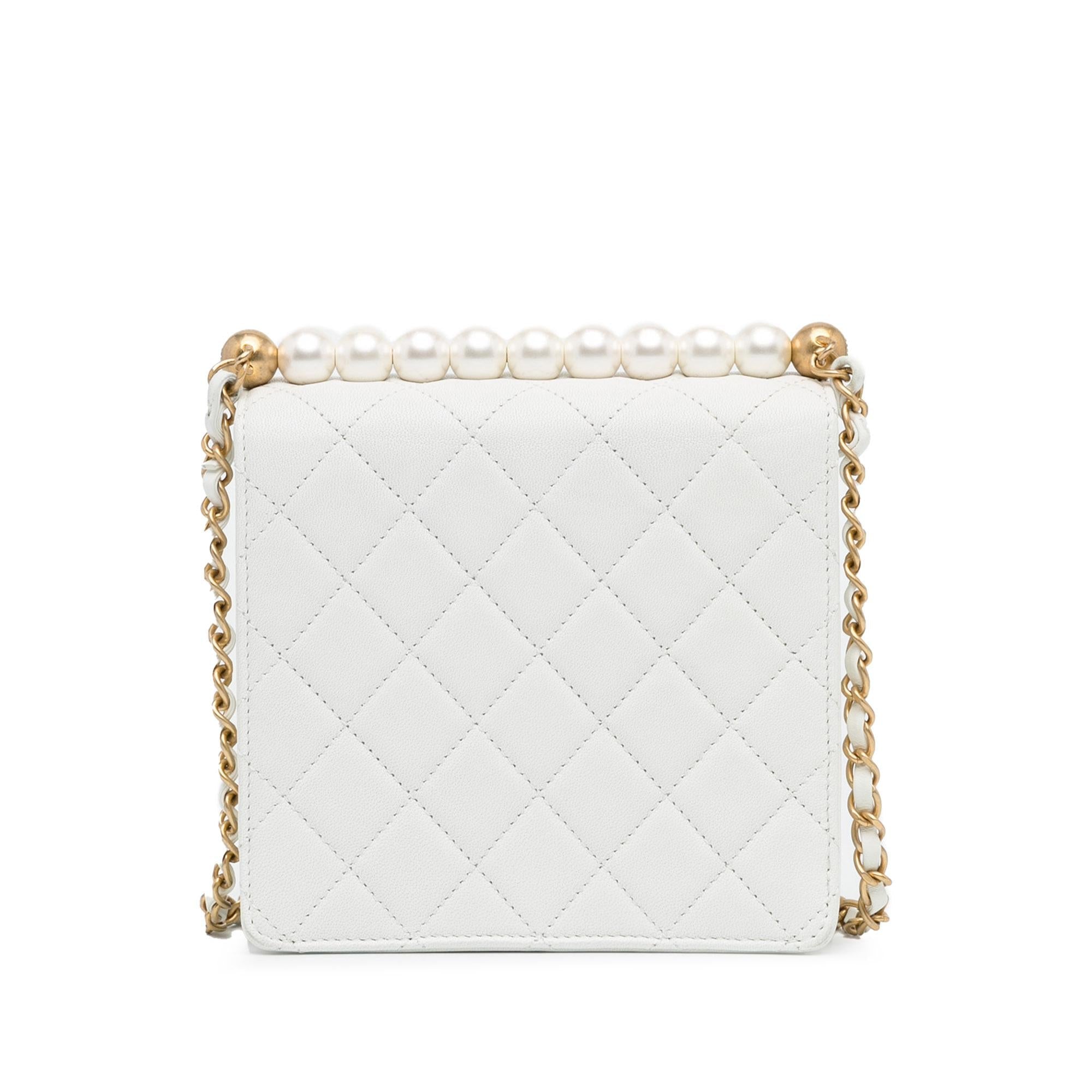 Chanel Small Lambskin Chic Pearls Flap (SHG-aY4p5K)