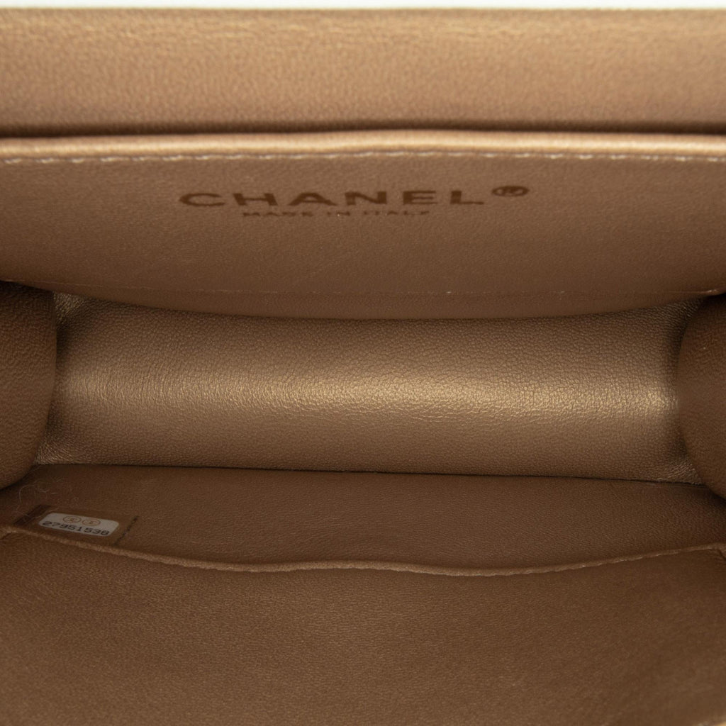 Chanel Small Lambskin Chic Pearls Flap (SHG-aY4p5K)