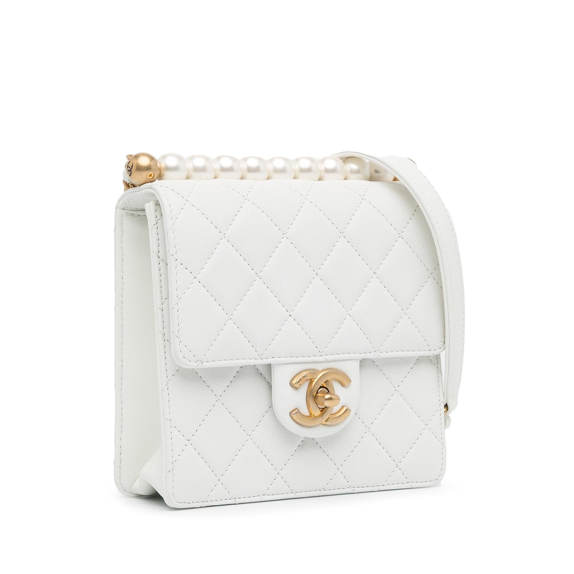Chanel Small Lambskin Chic Pearls Flap (SHG-aY4p5K)