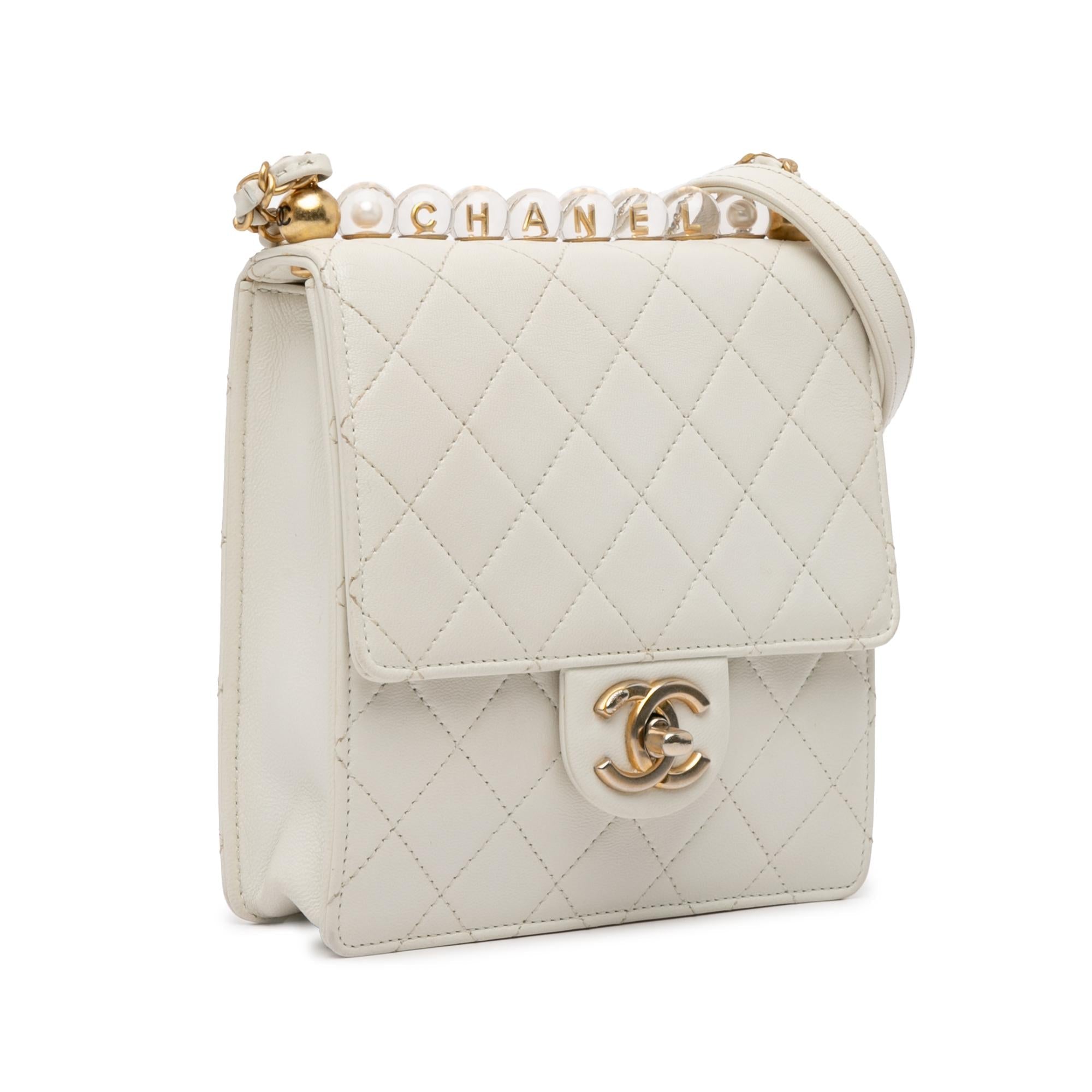 Chanel Small Lambskin Chic Pearls Flap (SHG-dGzanu)