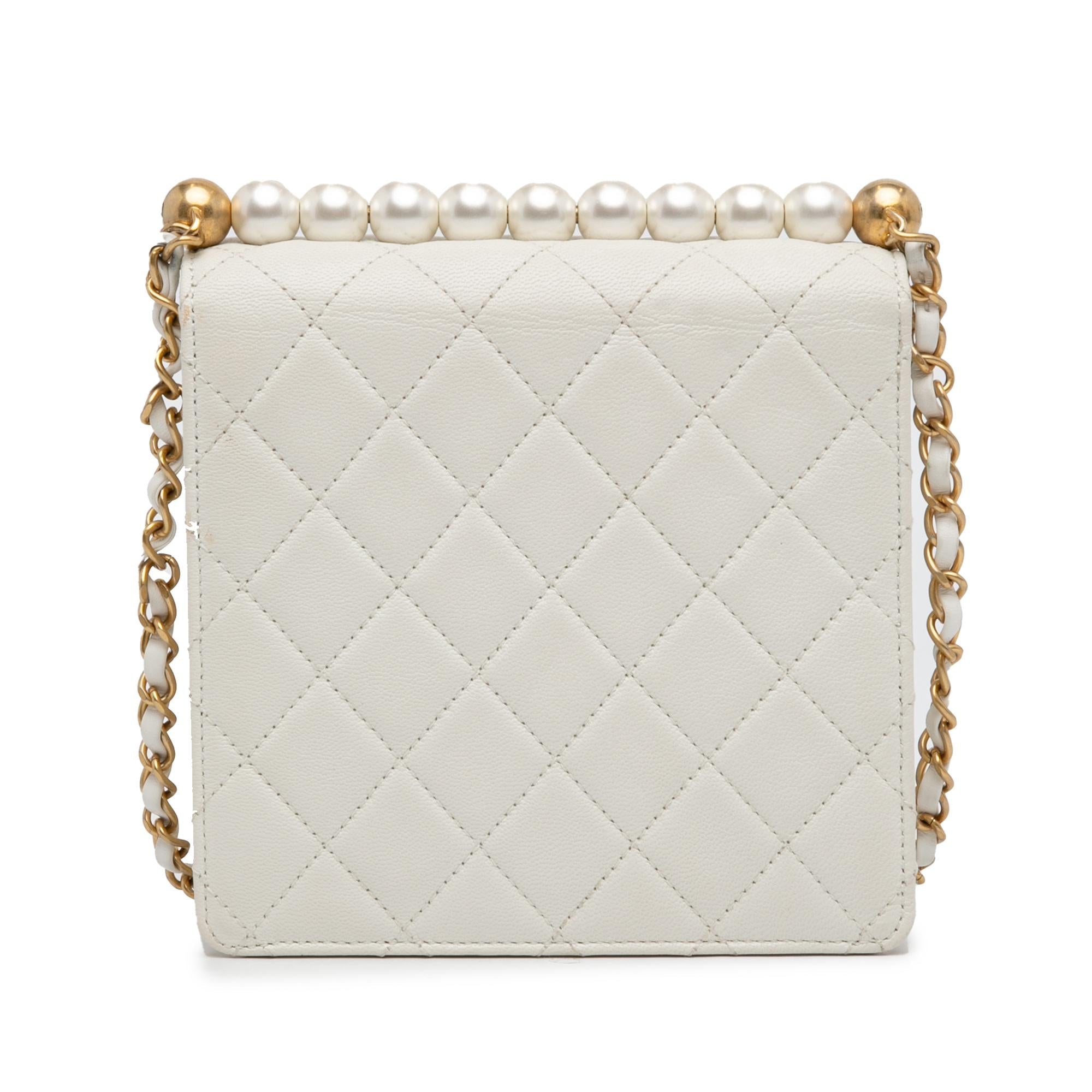 Chanel Small Lambskin Chic Pearls Flap (SHG-YnWZht)