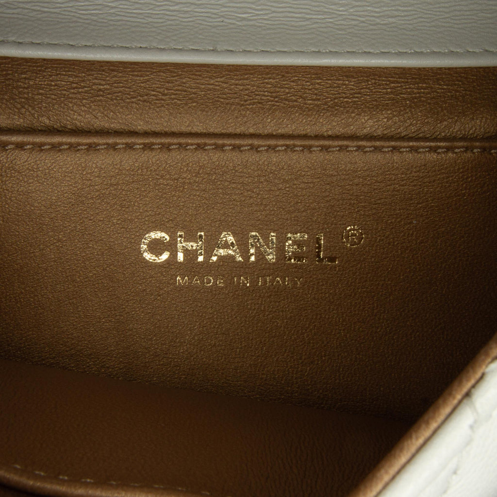 Chanel Small Lambskin Chic Pearls Flap (SHG-YnWZht)