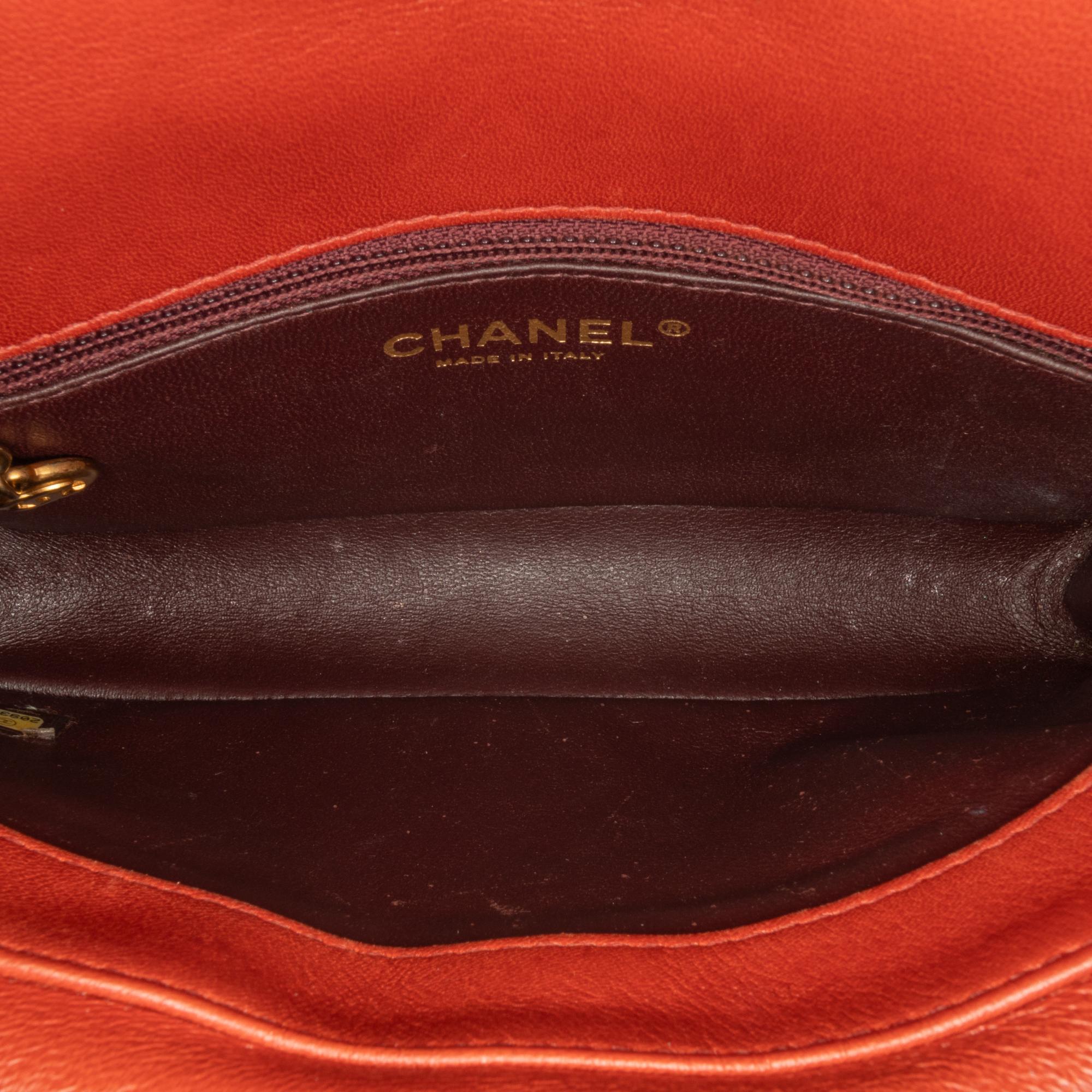 Chanel Small Lambskin Diana Flap (SHG-WdK1ak)