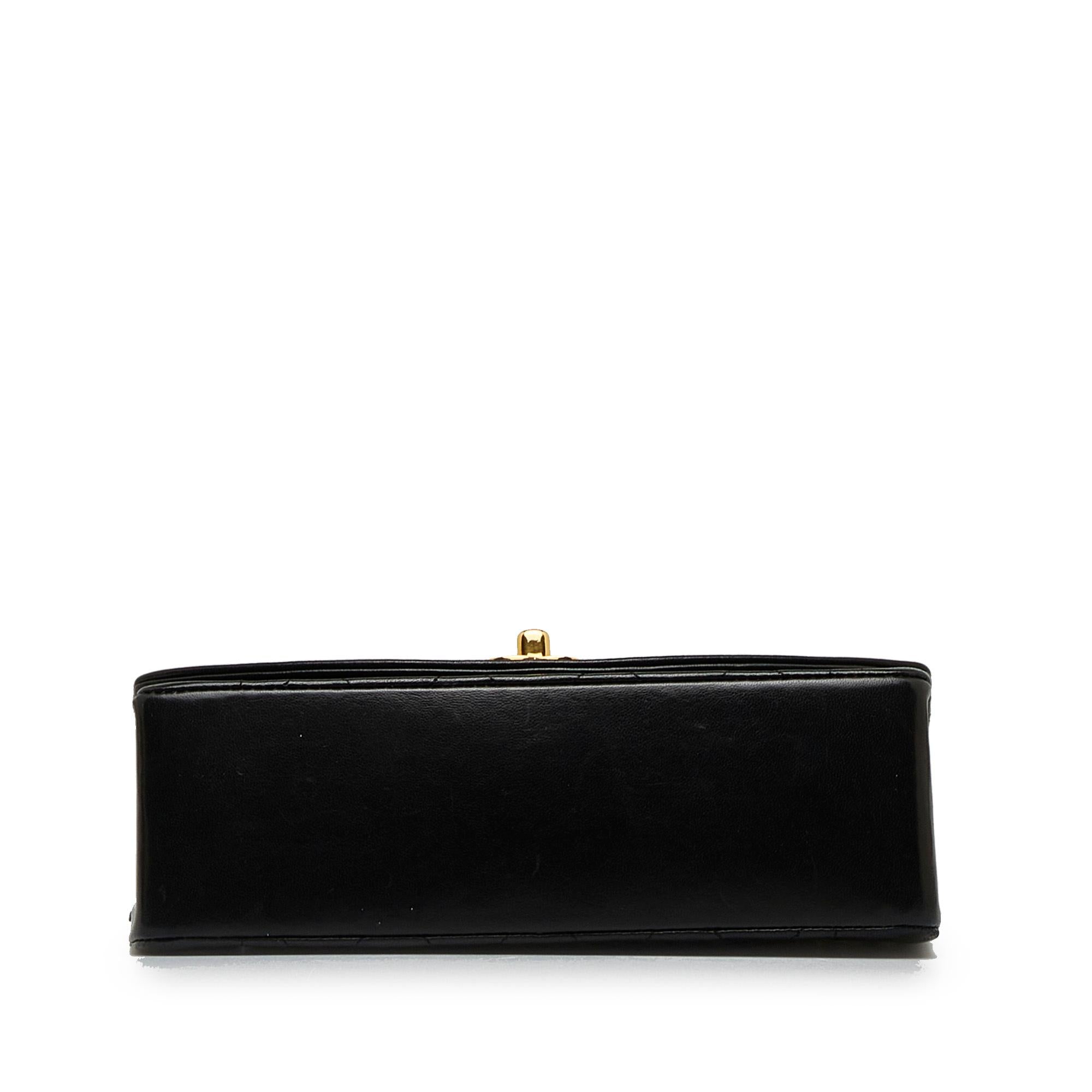 Chanel Small Lambskin Diana (SHG-Qg8icT)
