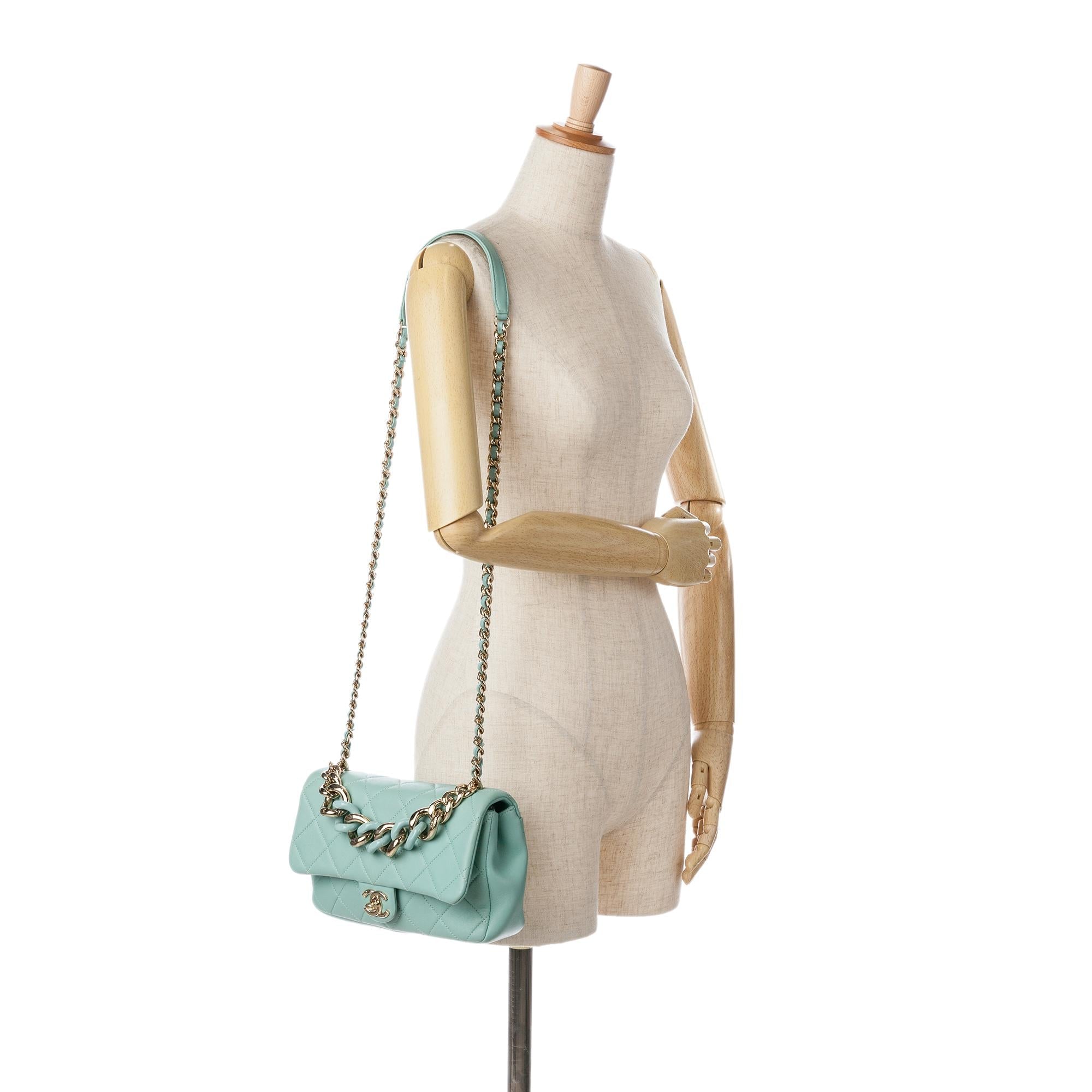 Chanel Small Lambskin Elegant Chain Single Flap (SHG-pDax0T)
