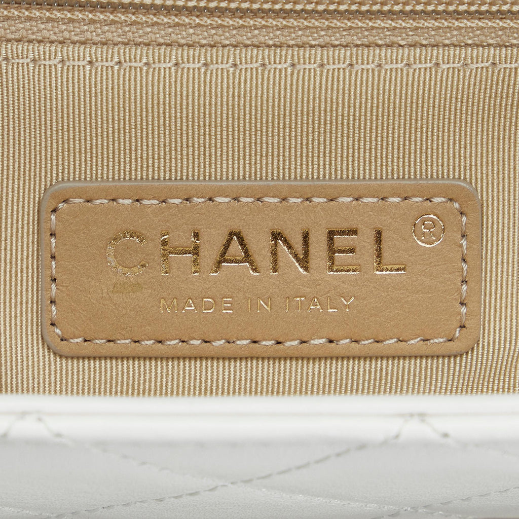 Chanel Small Lambskin Enchained Flap Bag (SHG-nHd7s9)
