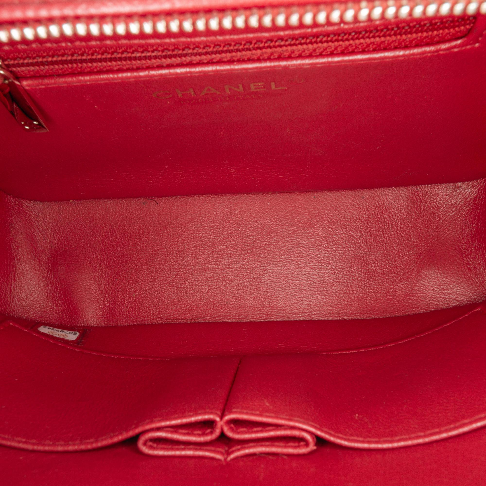 Chanel Small Lambskin Trendy CC Bowling (SHG-QJbngs)