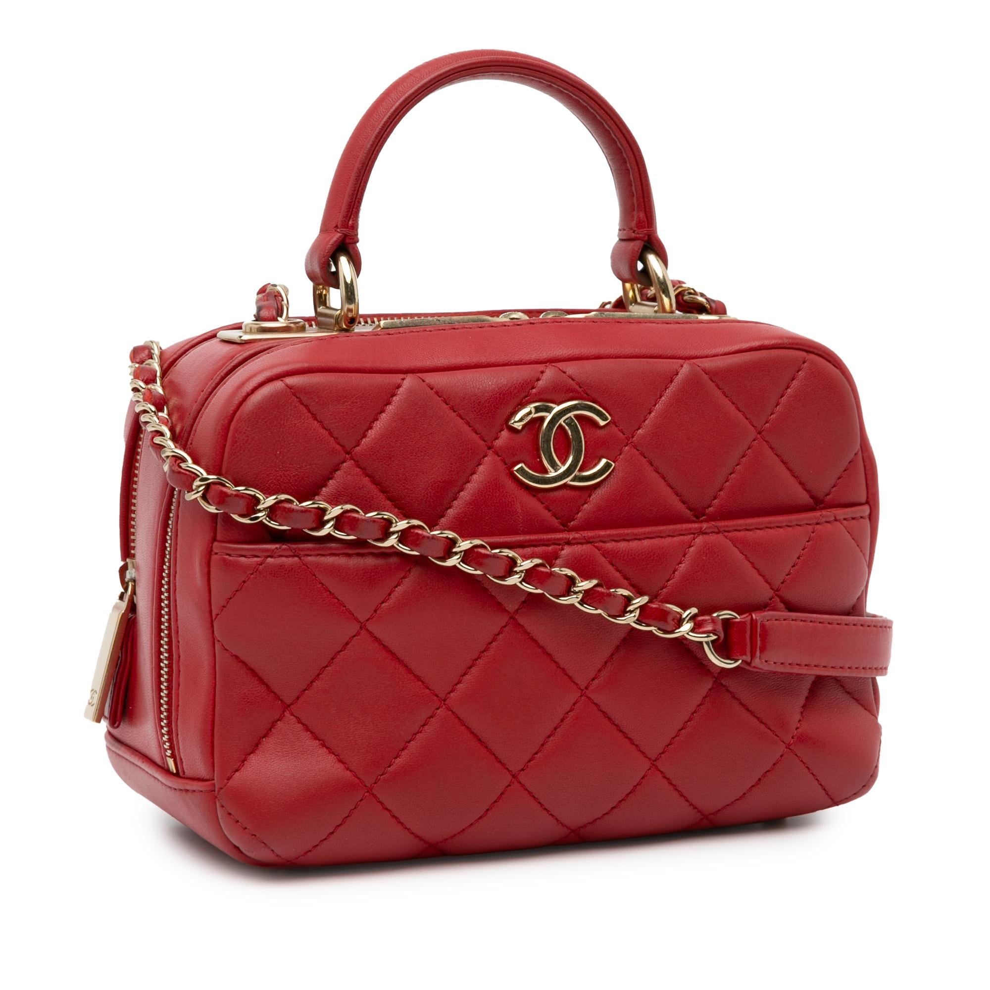 Chanel Small Lambskin Trendy CC Bowling (SHG-QJbngs)