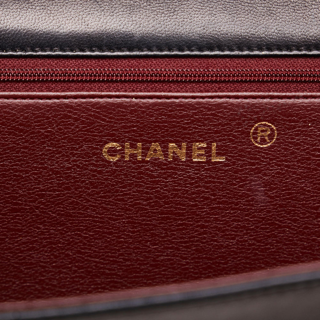 Chanel Small Matelasse Lambskin Chain Shoulder Bag (SHG-t9i4S0)
